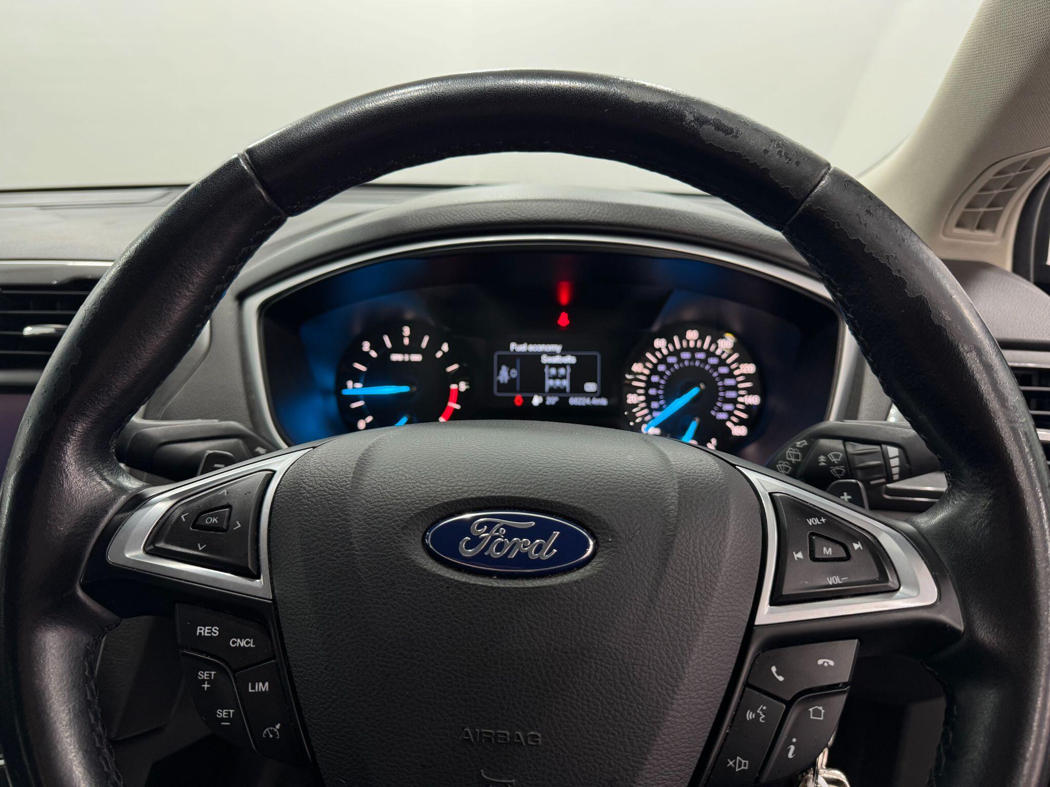 Ford Mondeo view 30