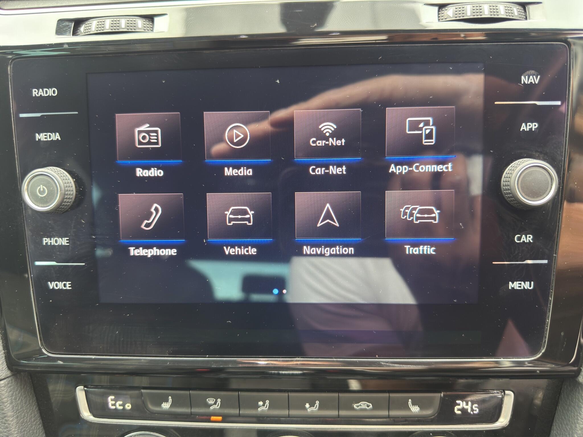 Volkswagen Golf view 17