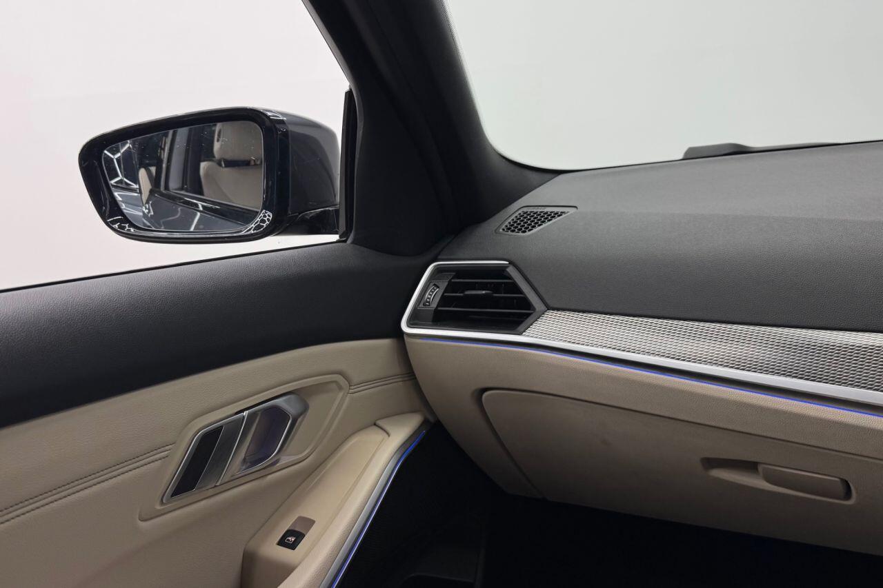 BMW 3 Series view 56