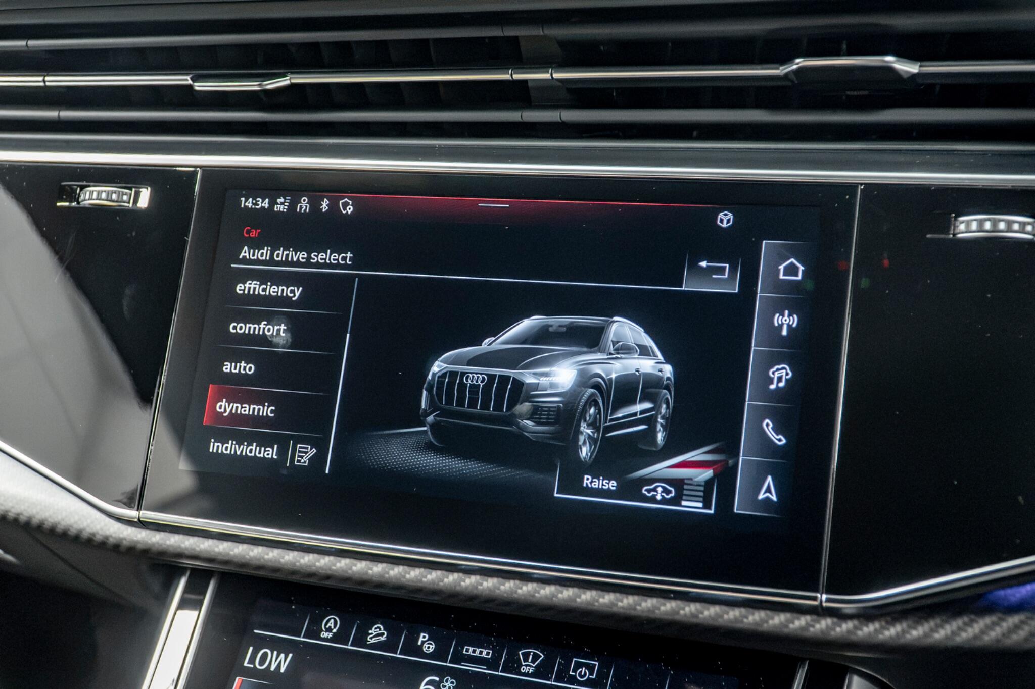 Audi SQ8 view 39