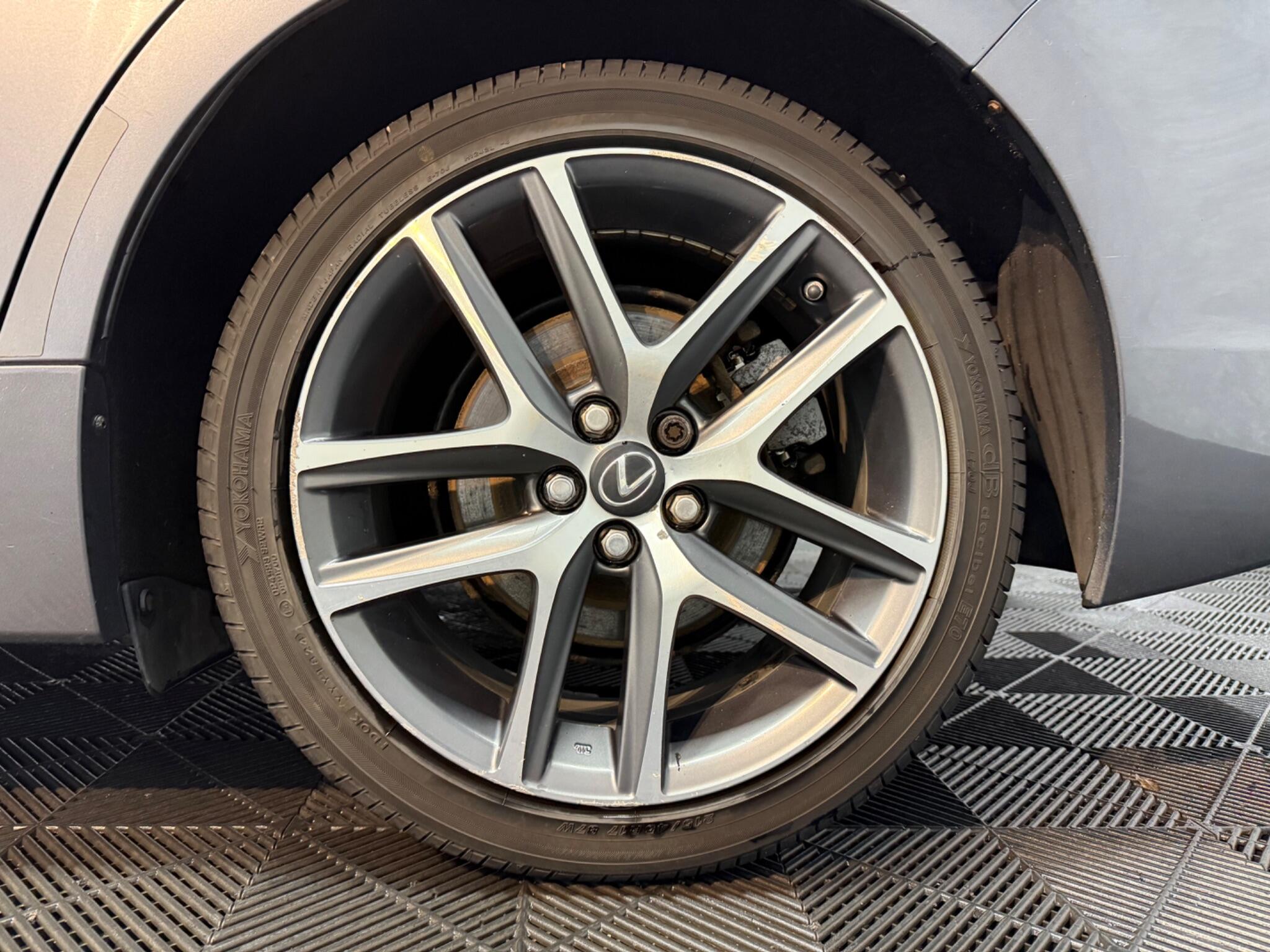 Lexus CT view 26