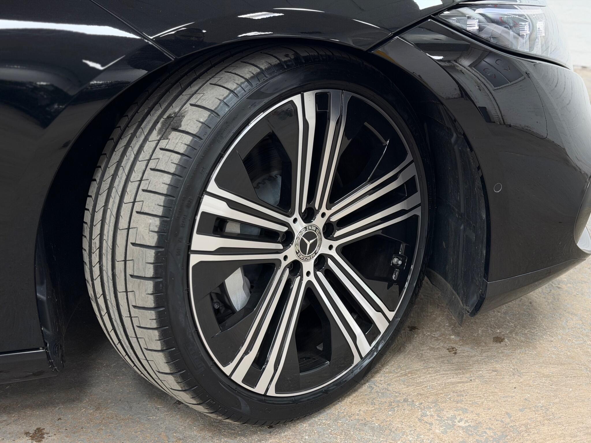 Mercedes-Benz EQS view 8
