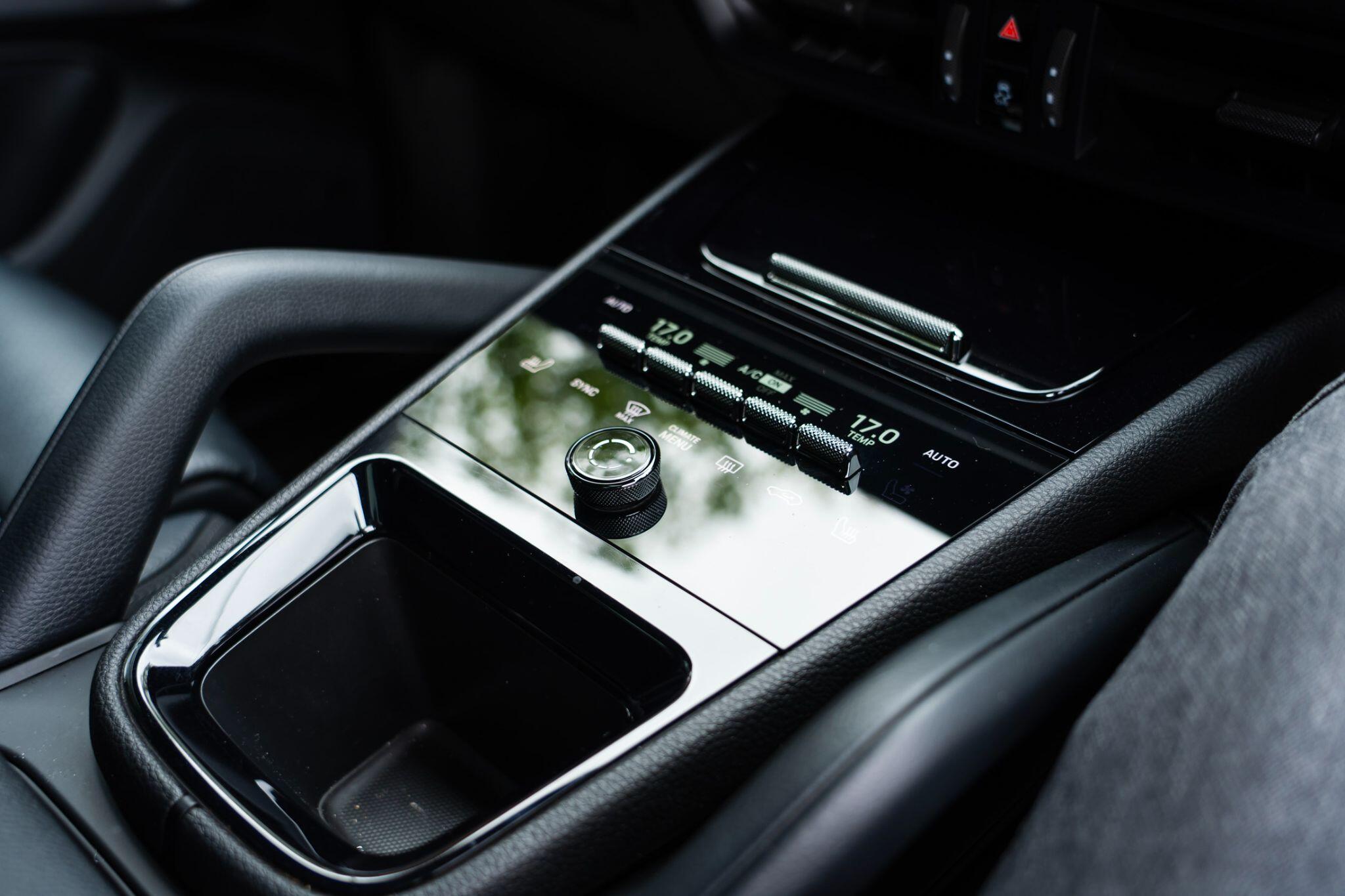 Porsche Cayenne view 12
