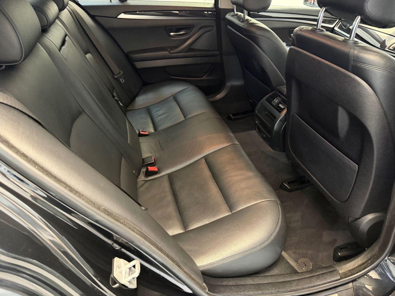 BMW 5 Series view 20