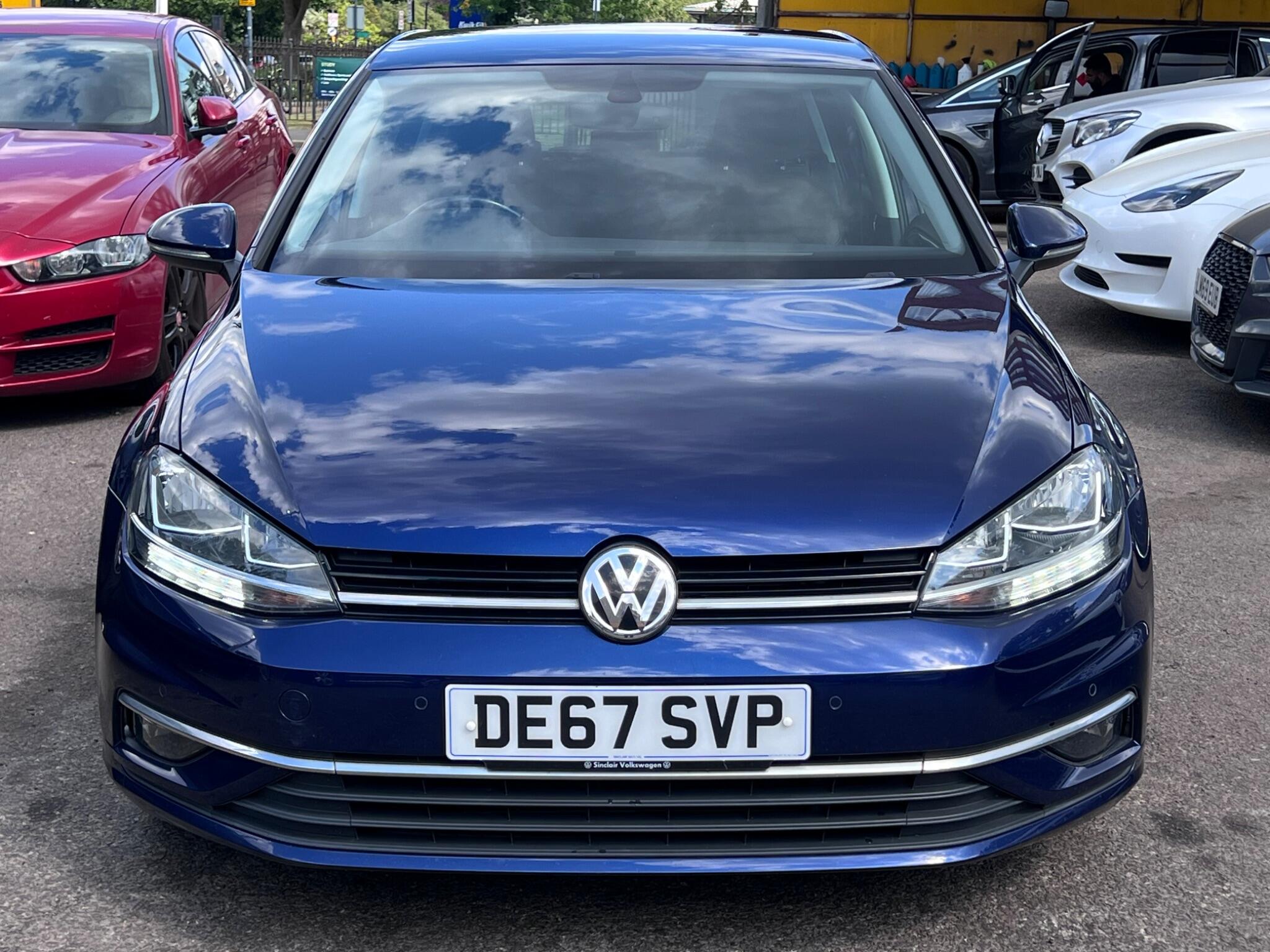 Volkswagen Golf view 3