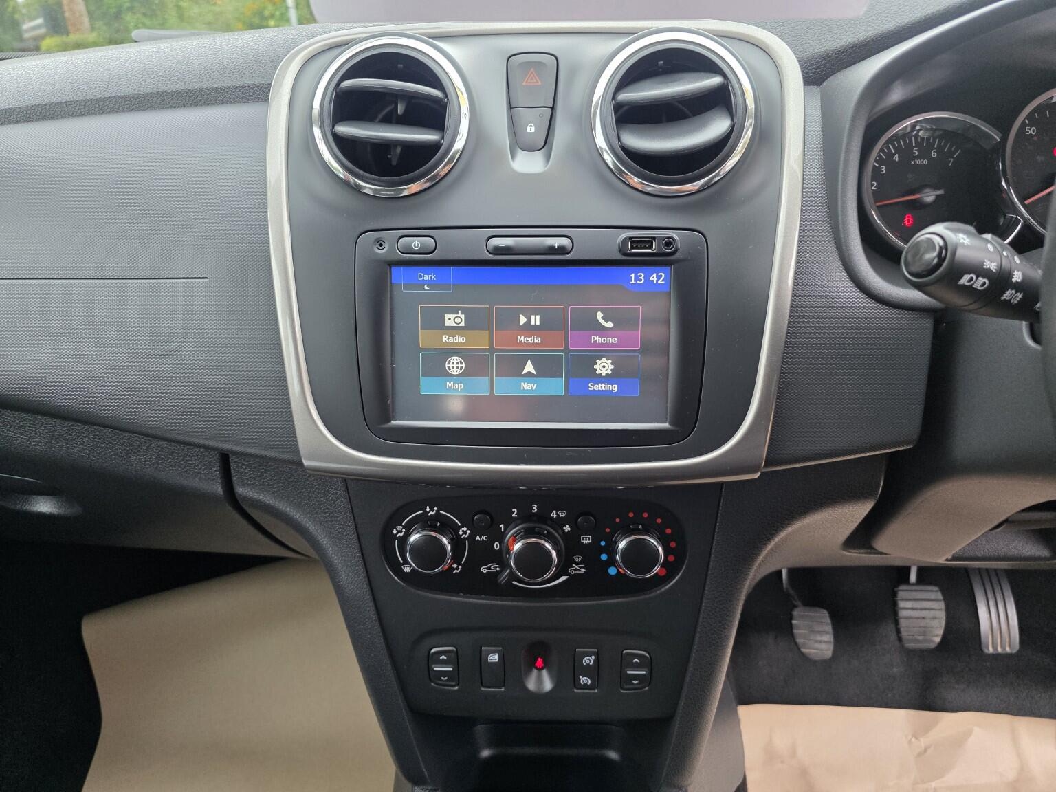 Dacia Sandero view 11
