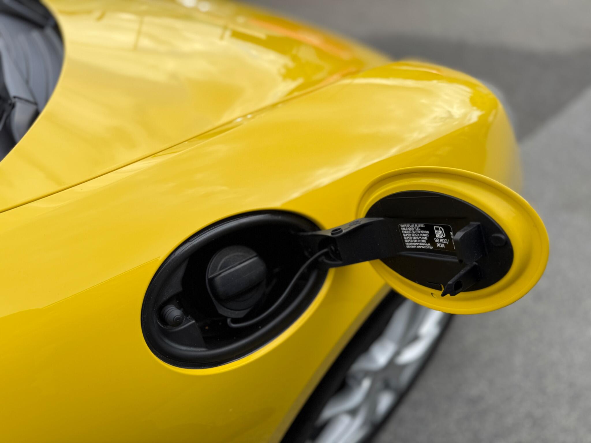 Porsche 718 Cayman view 47