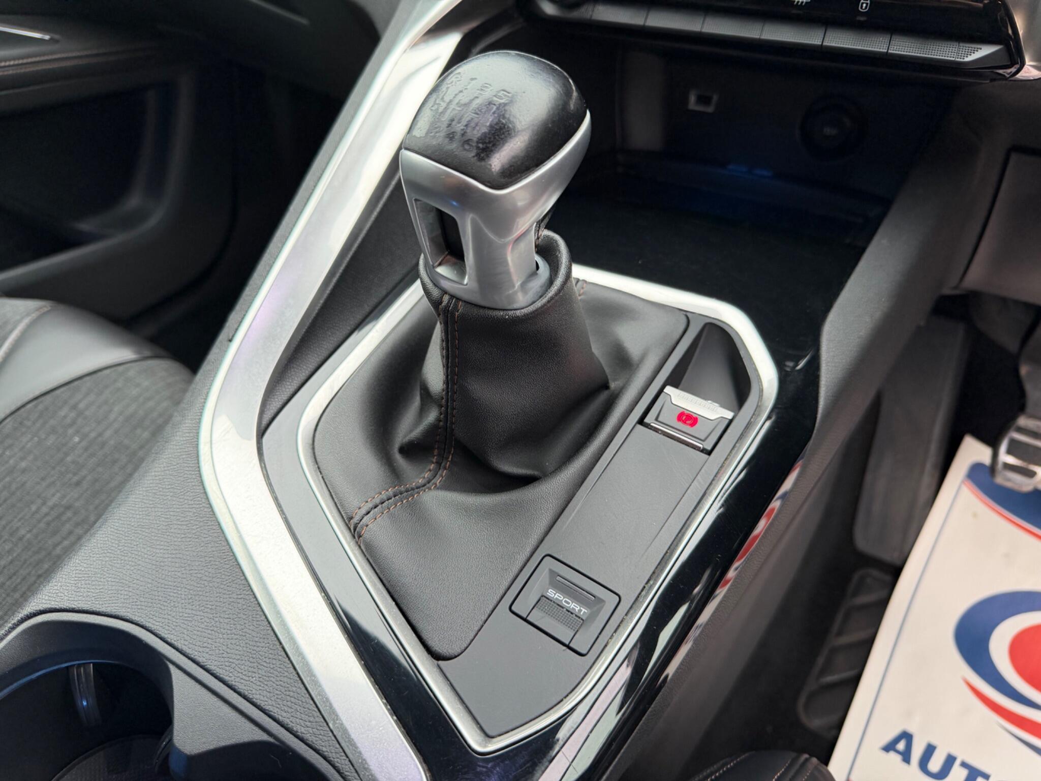 Peugeot 5008 view 21