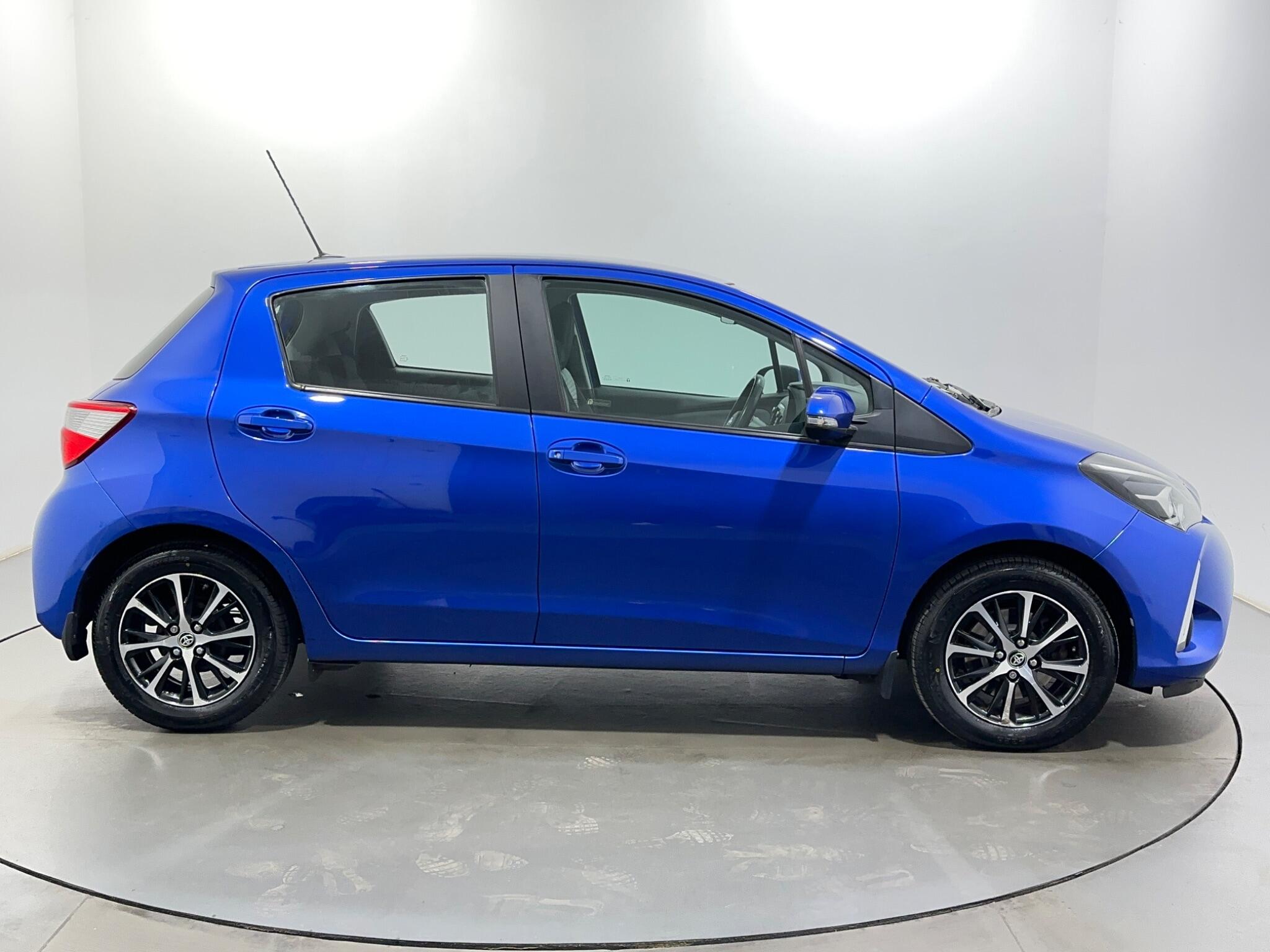 Toyota Yaris view 9