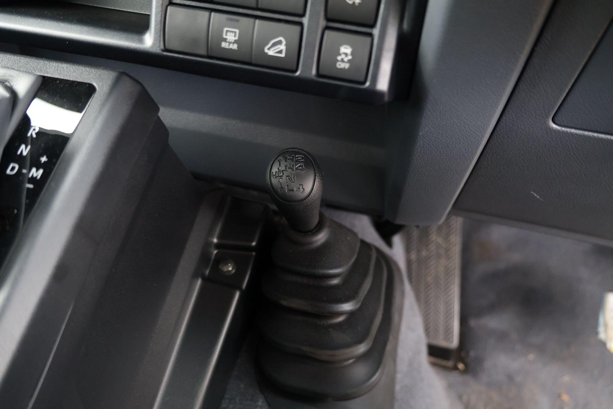 Toyota Land Cruiser view 49