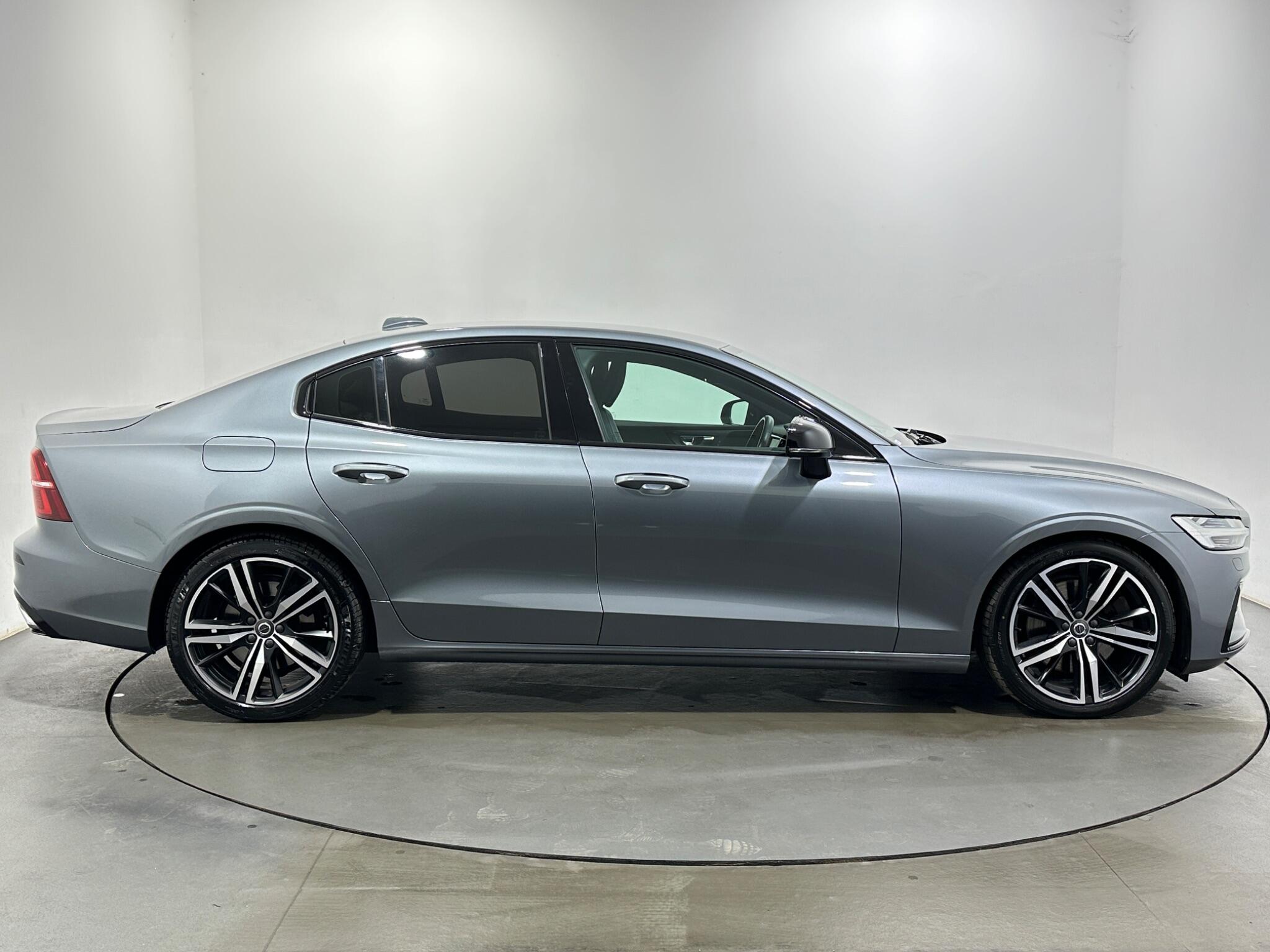 Volvo S60 view 9