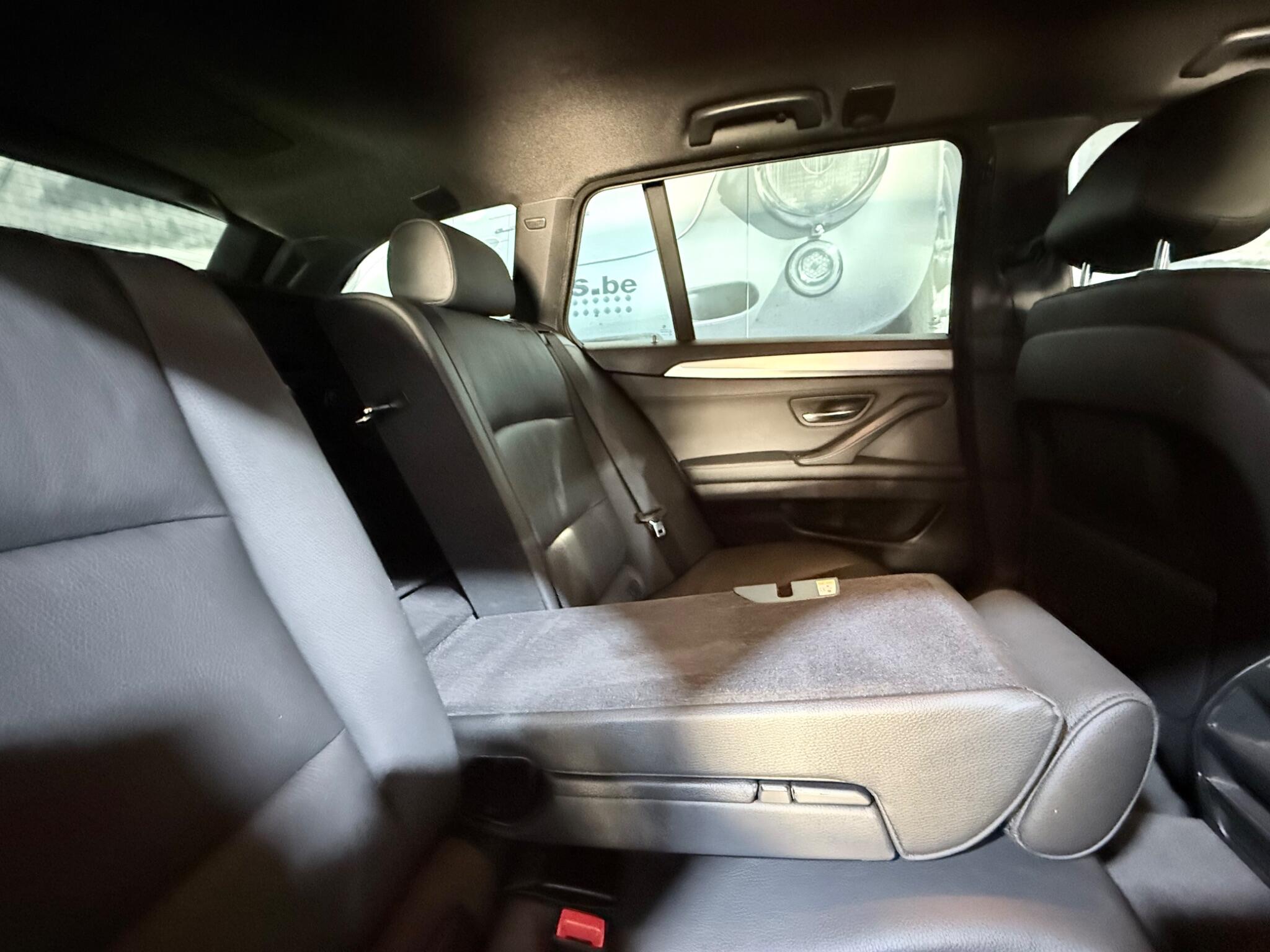 BMW 5 Series view 21