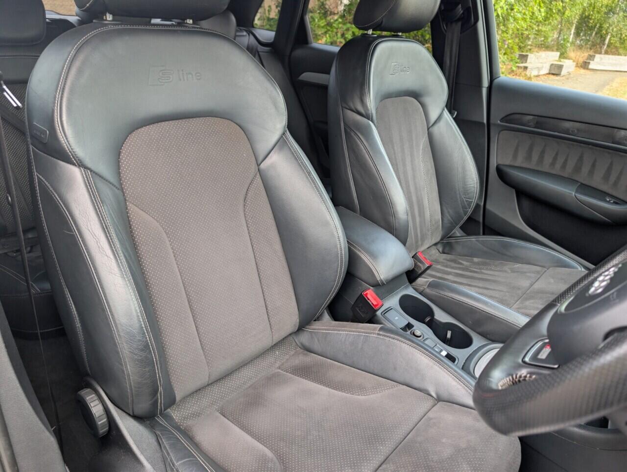 Audi Q3 view 23