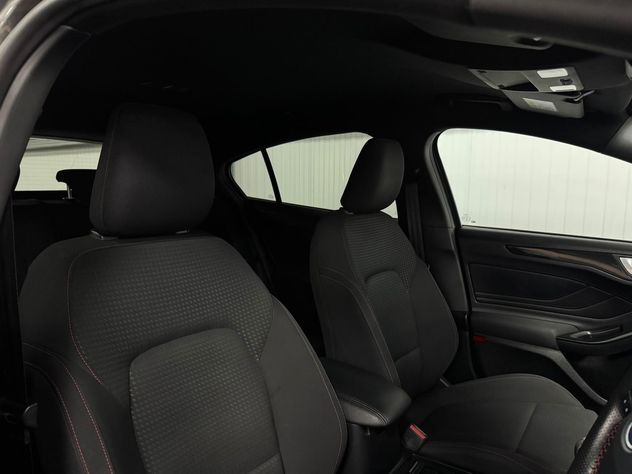 Ford Focus view 29
