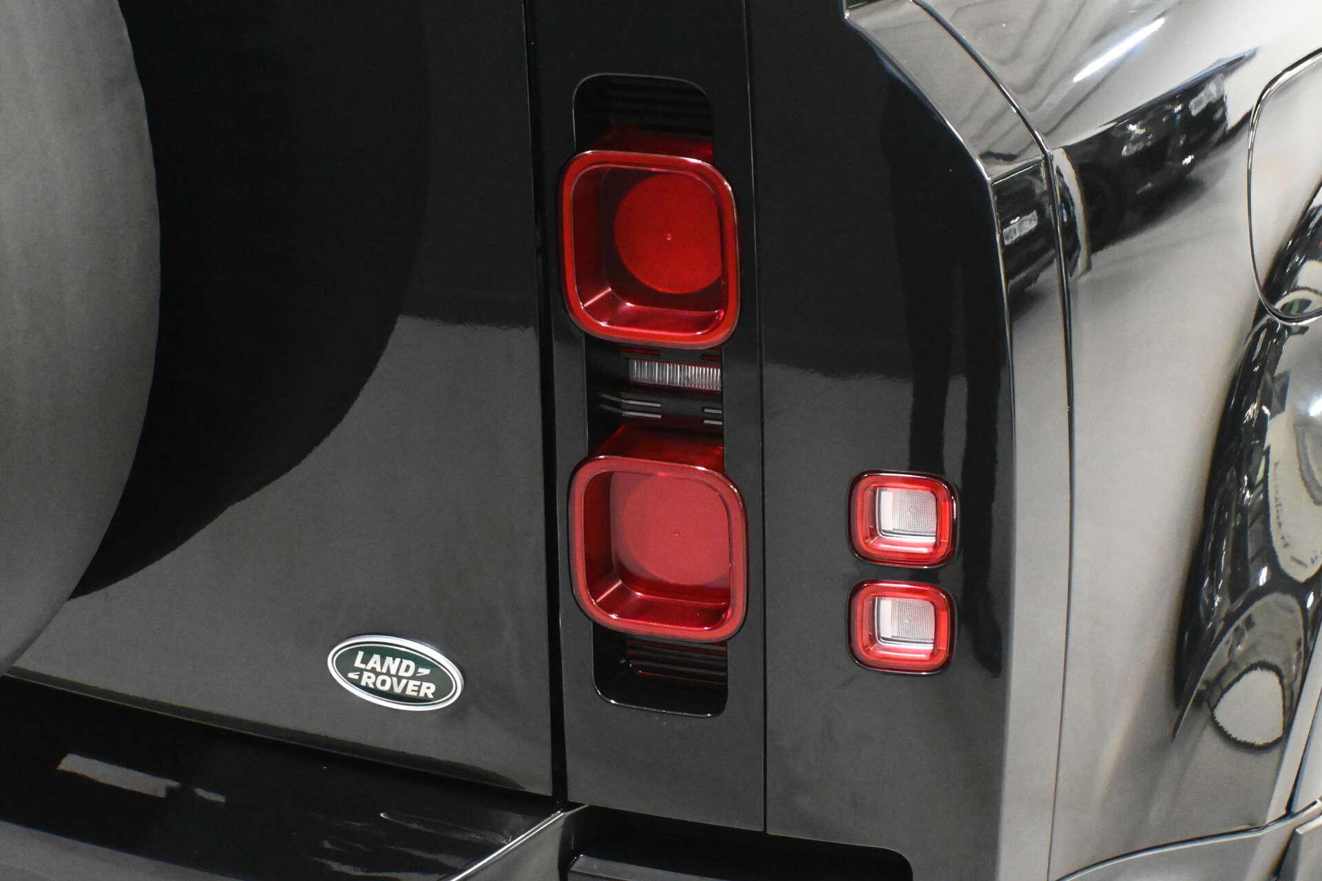 Land Rover Defender view 56