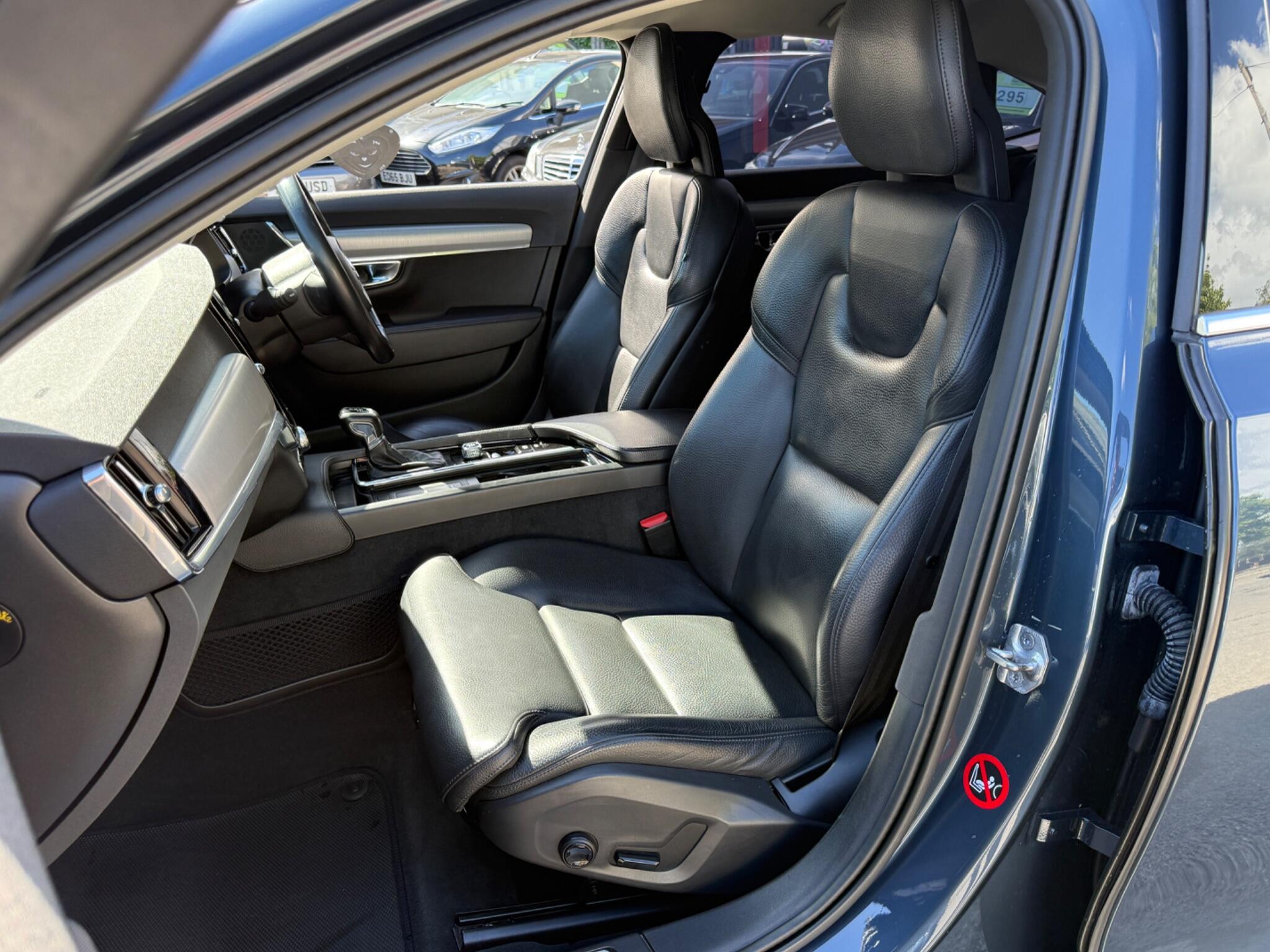 Volvo S90 - Image 51