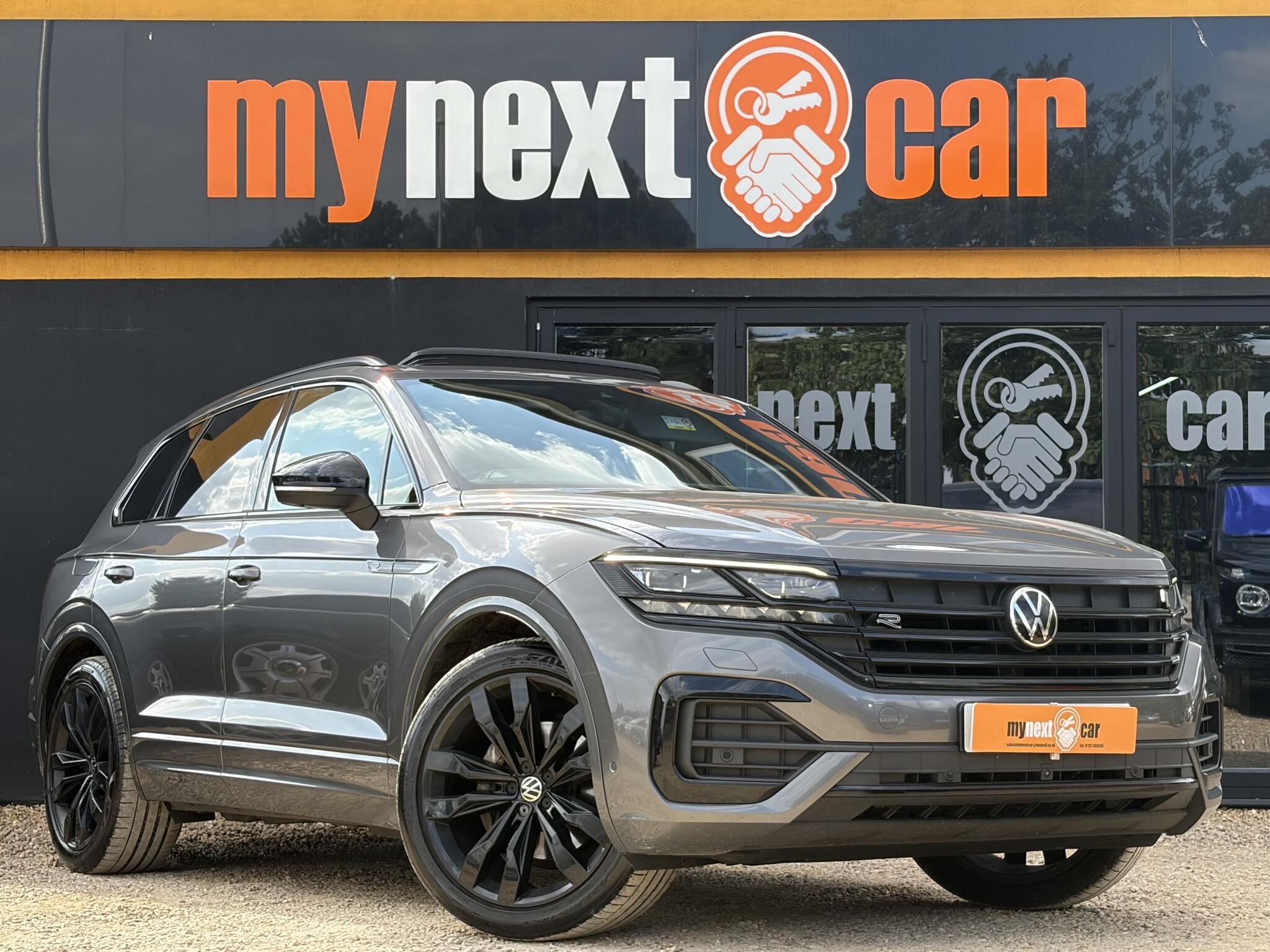 Volkswagen Touareg main image