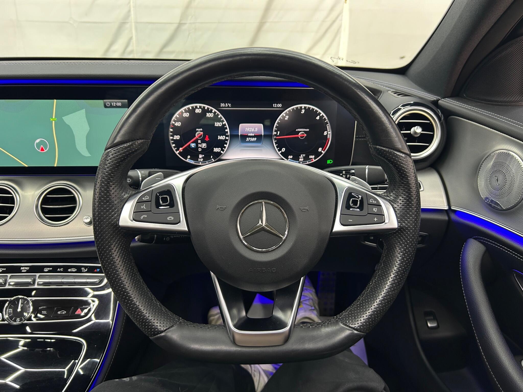 Mercedes-Benz E-Class view 38