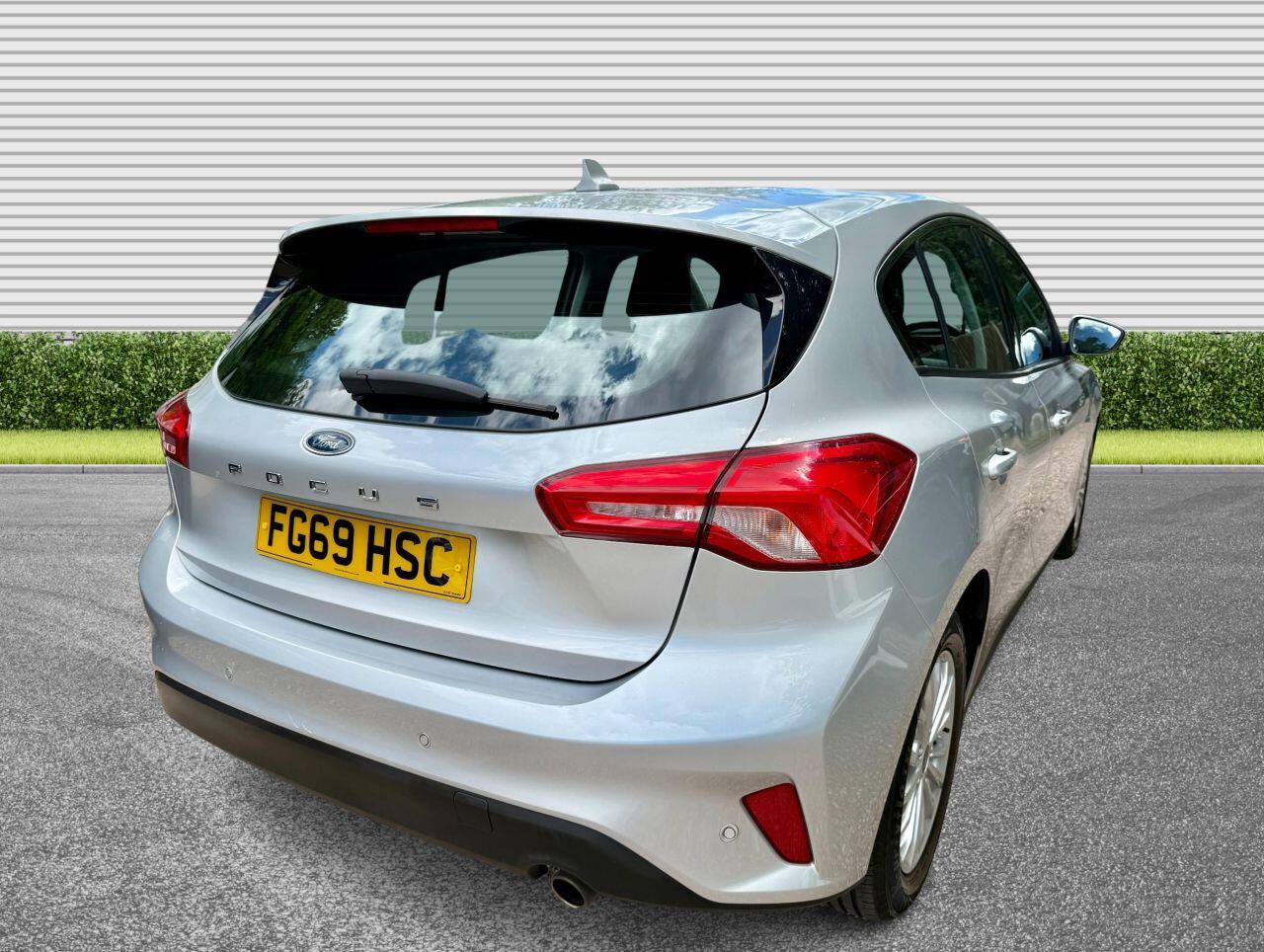 Ford Focus view 9