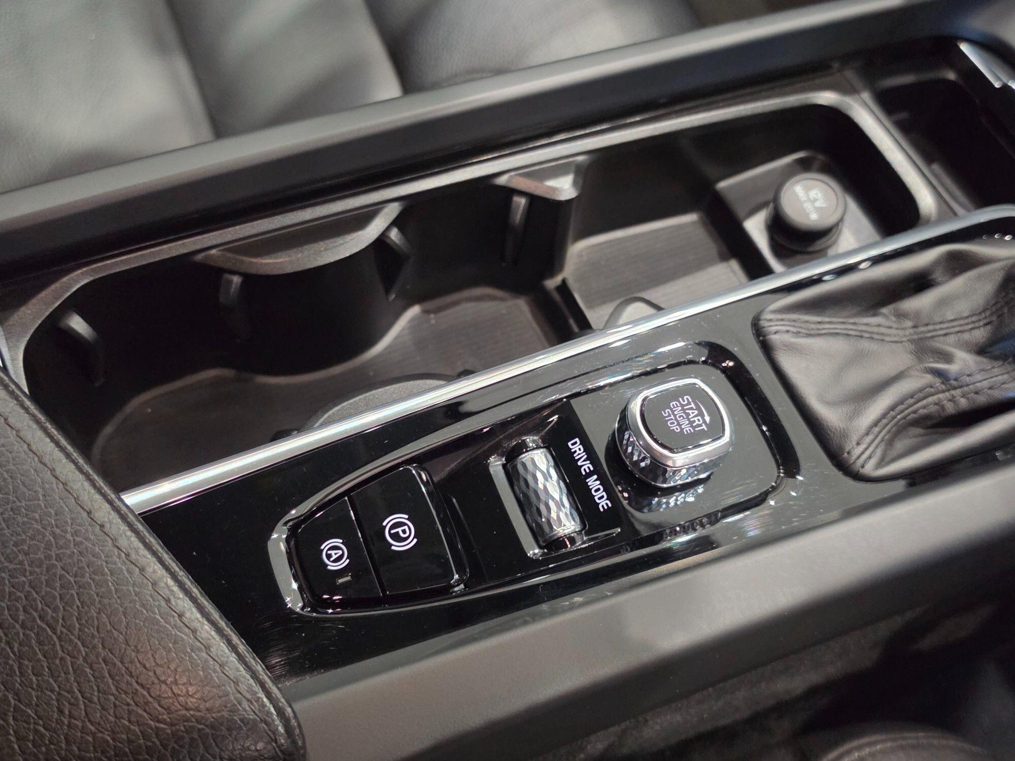 Volvo V60 Cross Country view 83