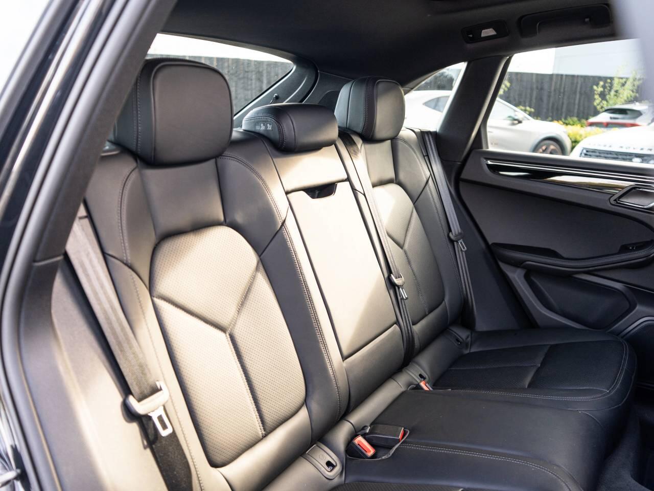 Porsche Macan view 43