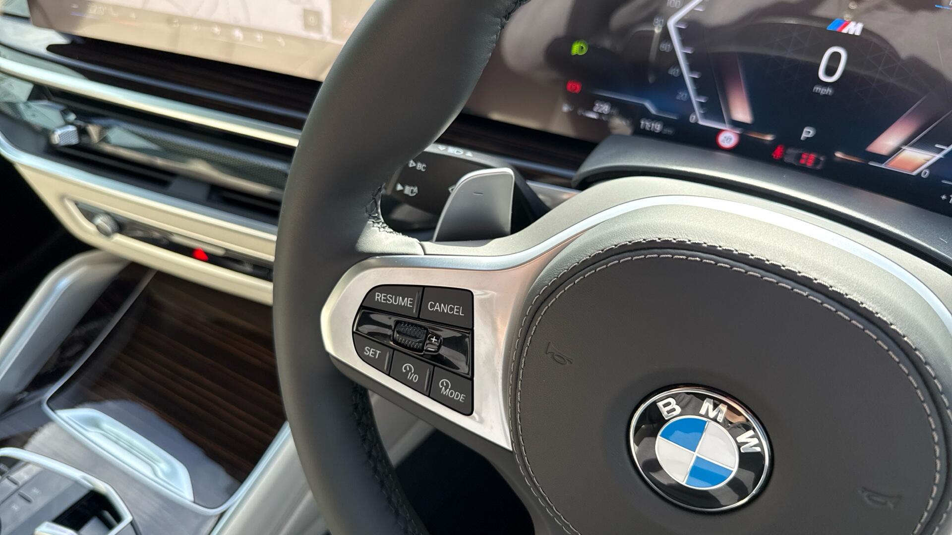 BMW X6 view 17