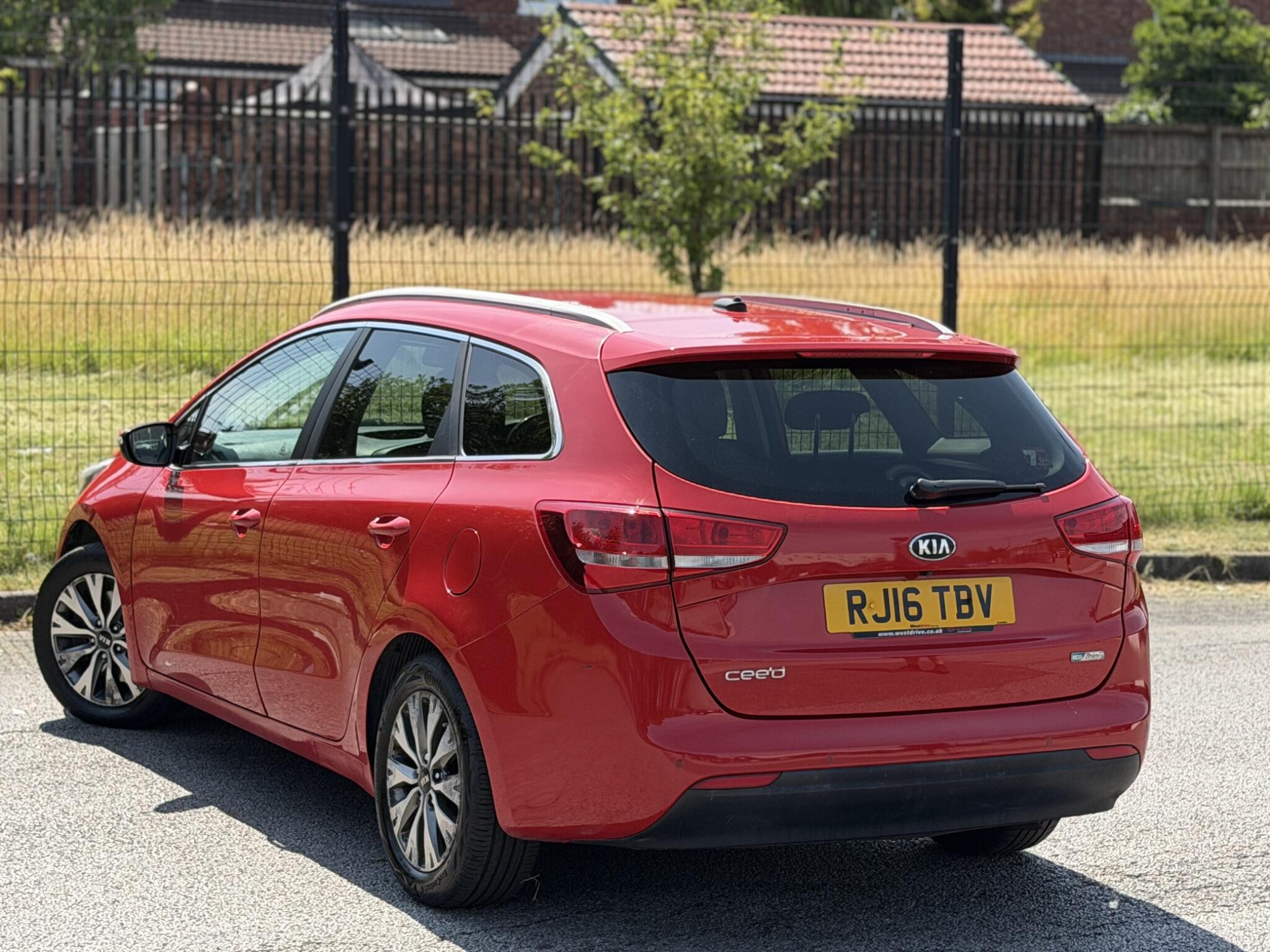 Kia Ceed view 4