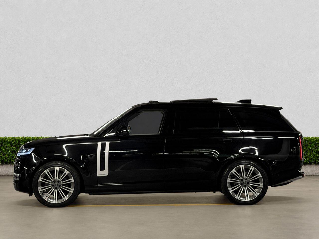 Land Rover Range Rover view 4