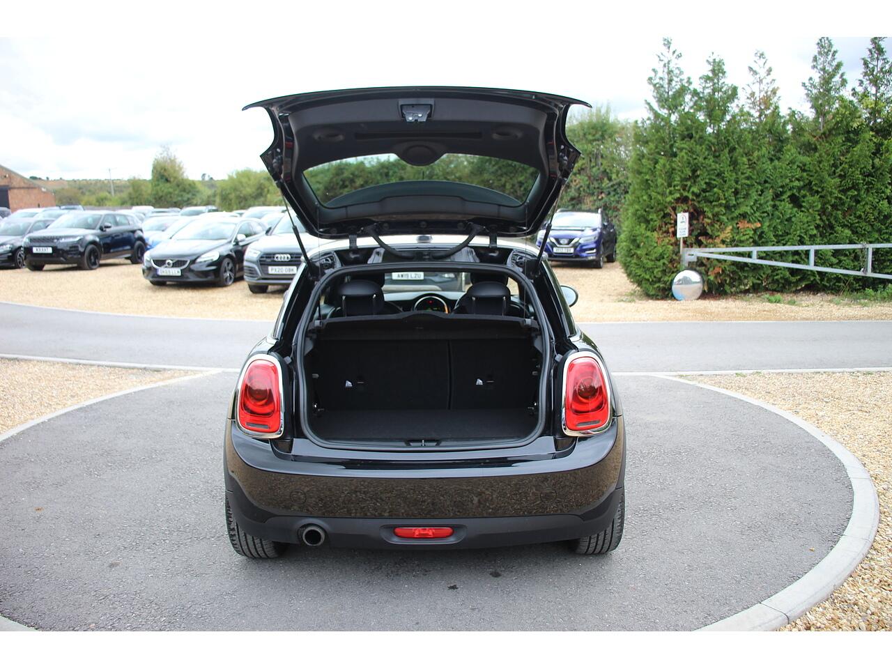 Mini Hatch view 30