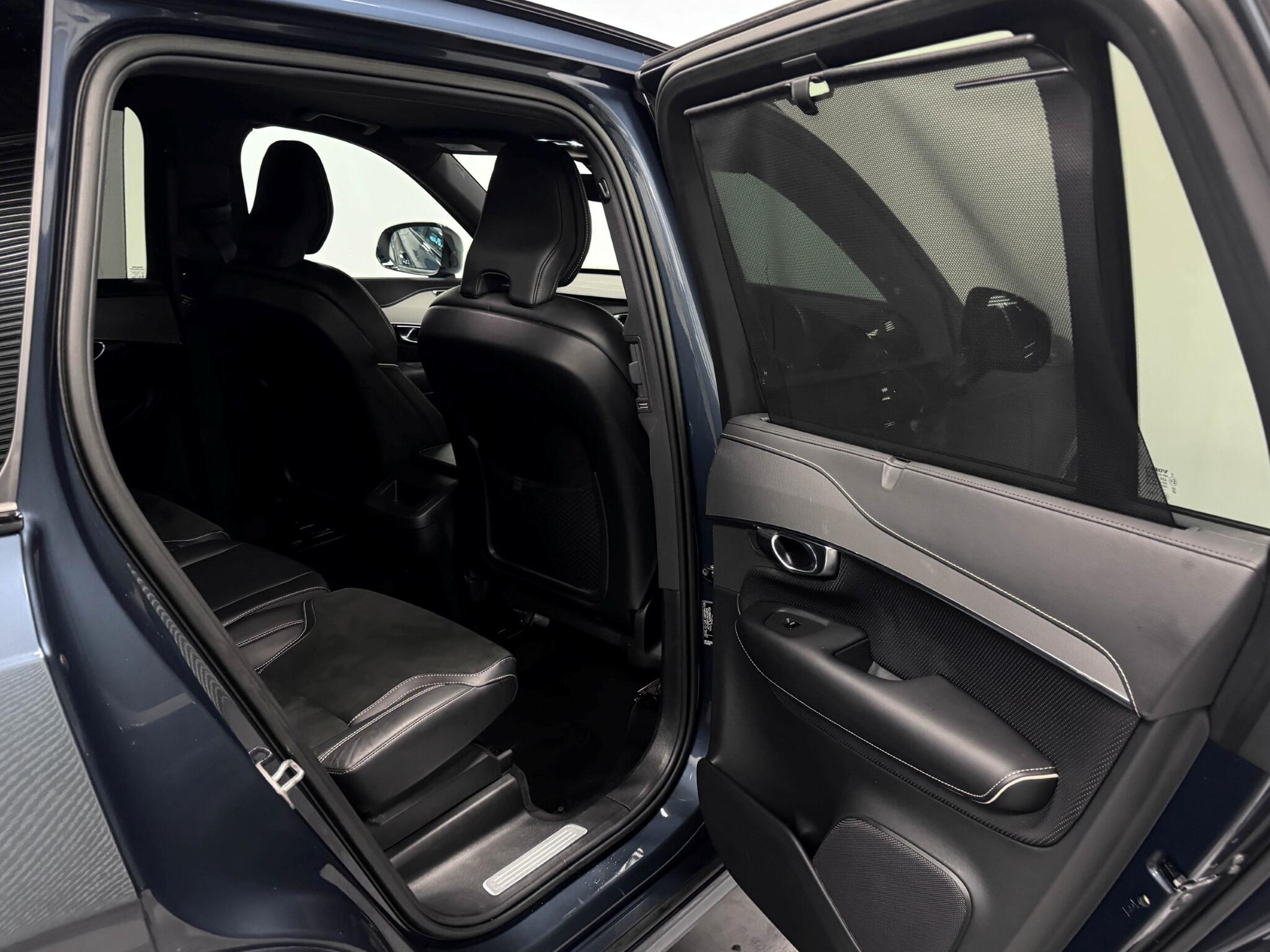 Volvo XC90 view 33