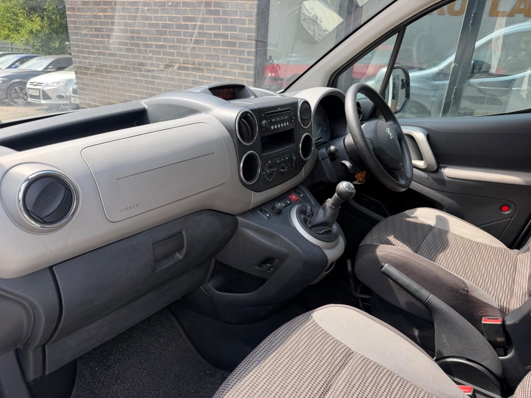 Peugeot Partner Tepee view 16
