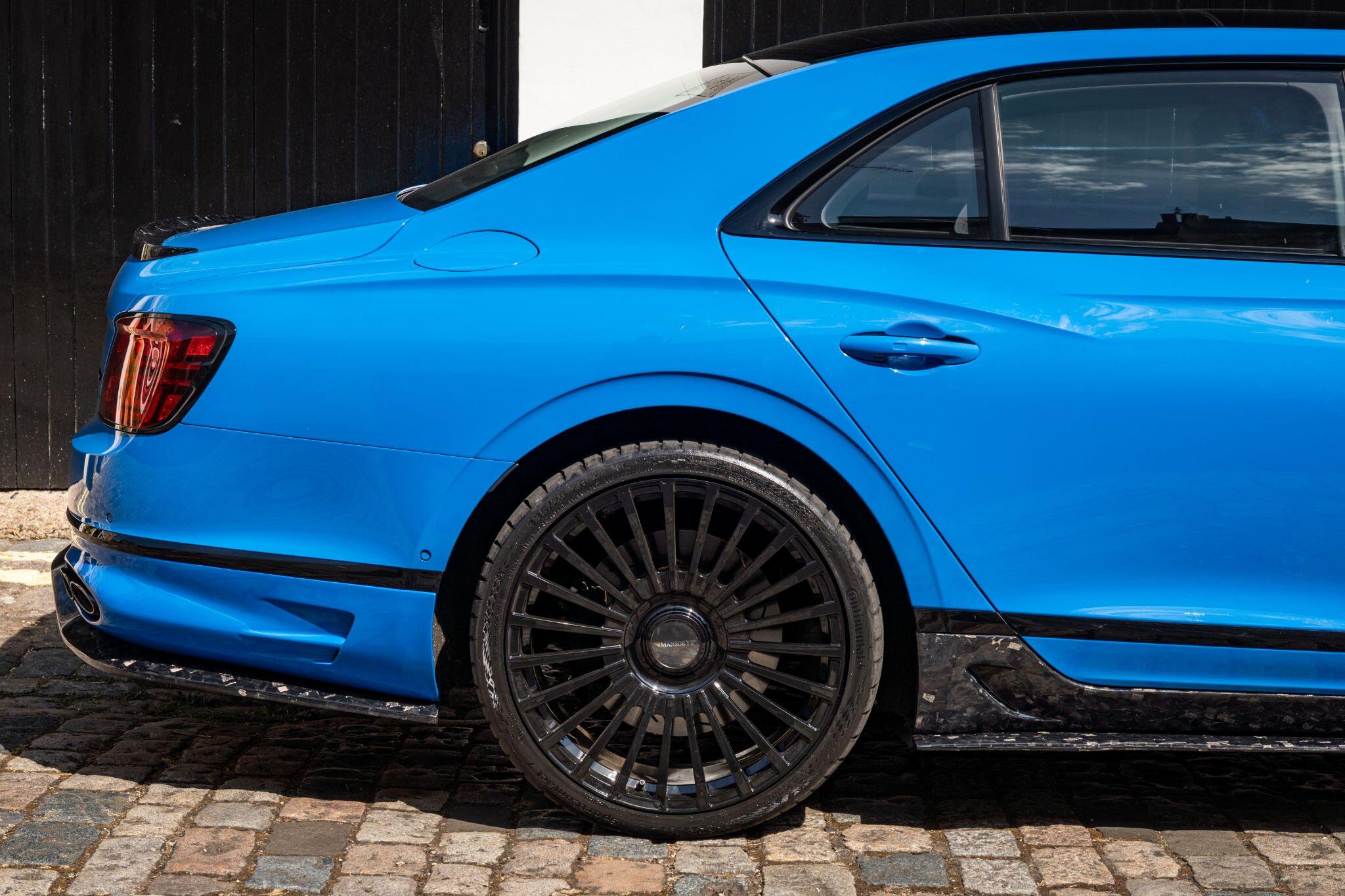 Bentley Flying Spur view 35