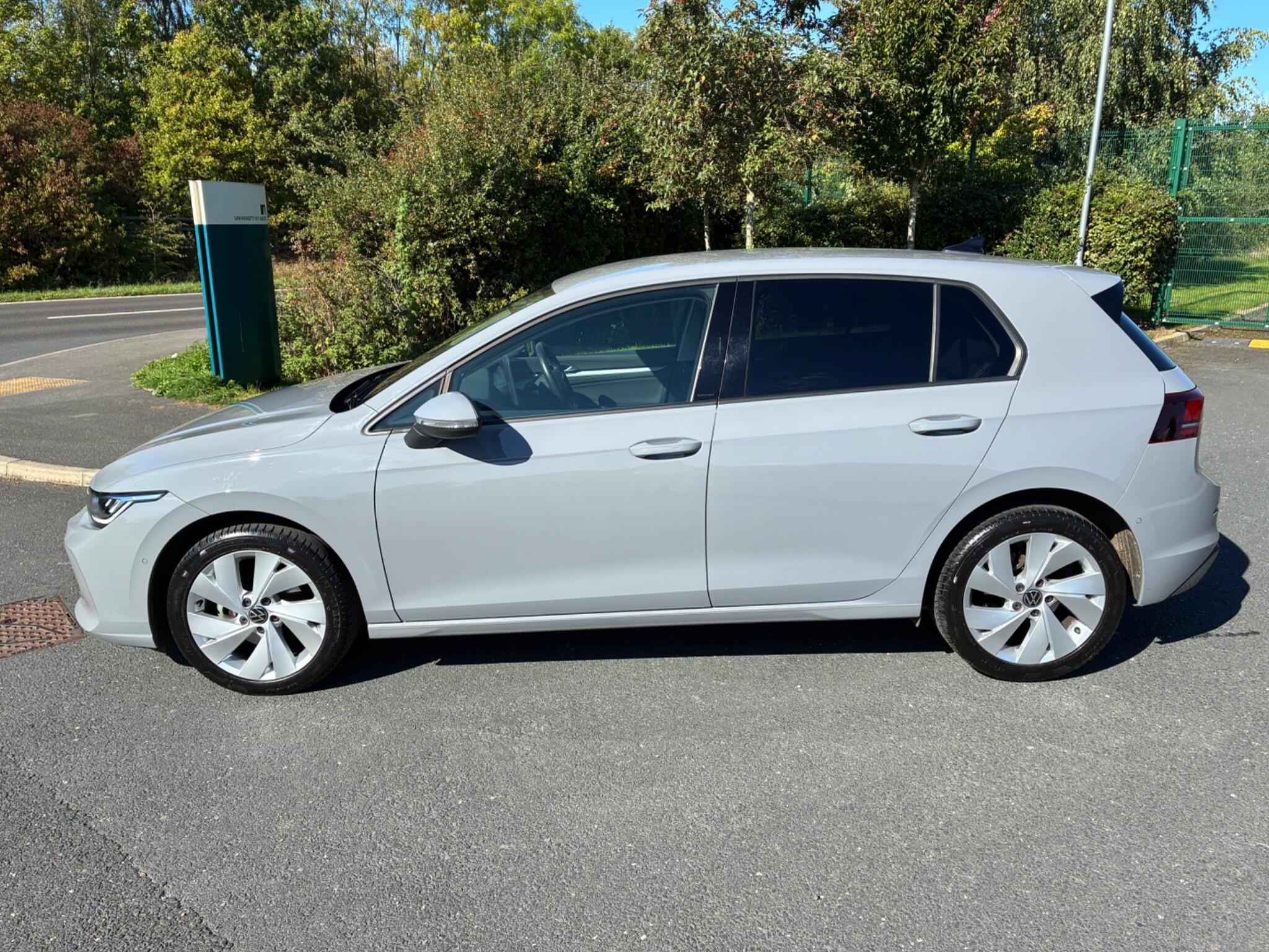 Volkswagen Golf view 3