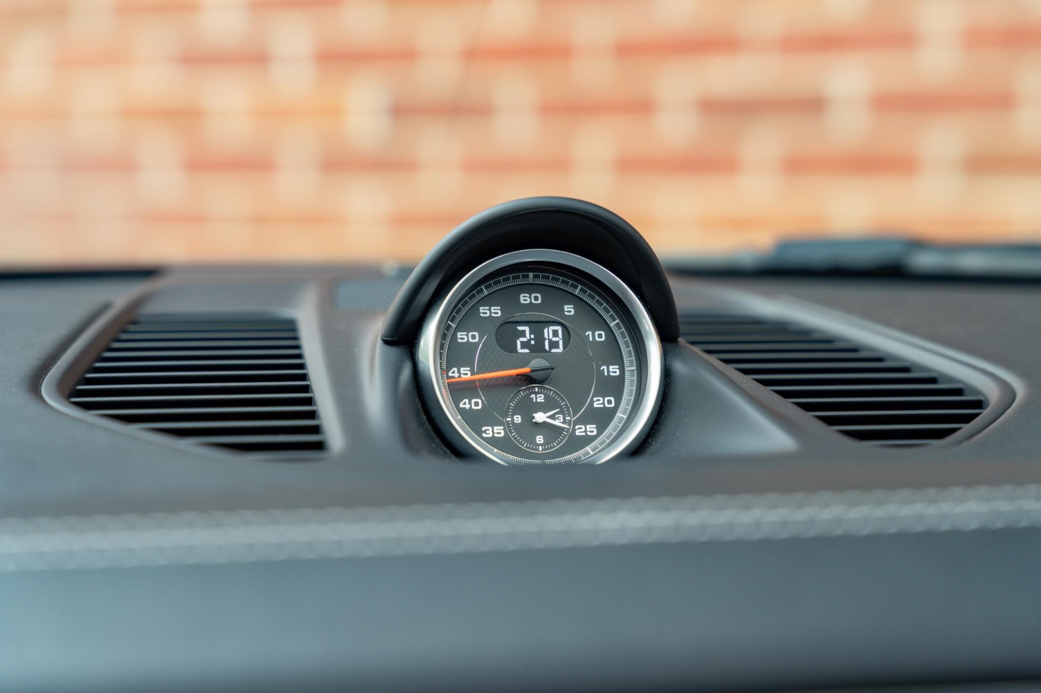 Porsche 911 view 19