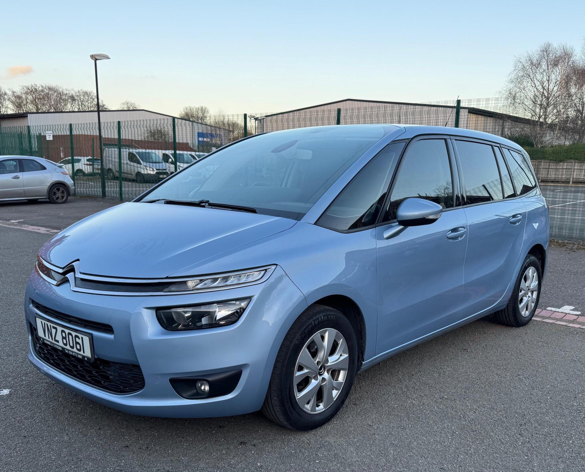 Citroen Grand C4 Picasso view 2