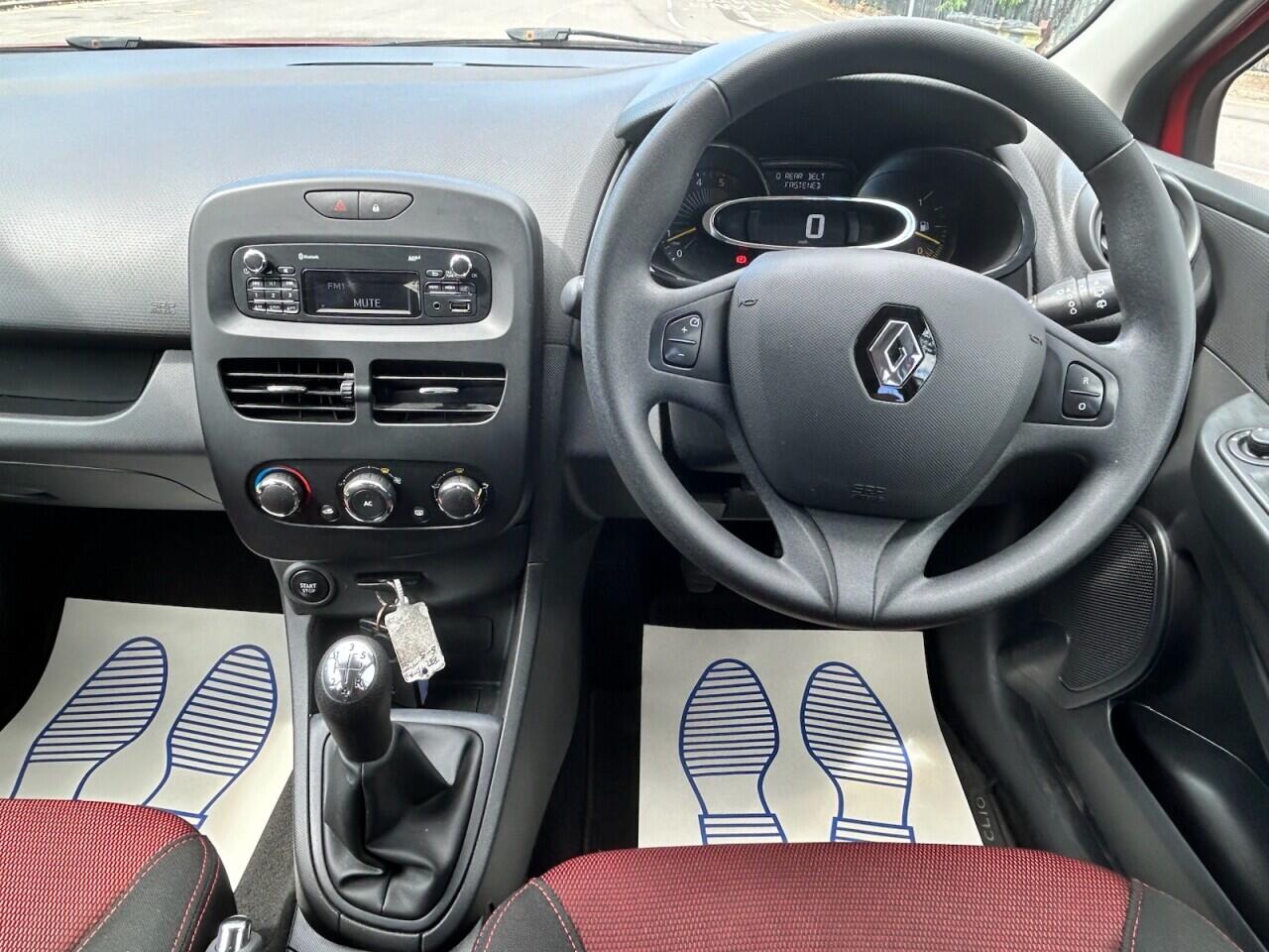 Renault Clio view 28