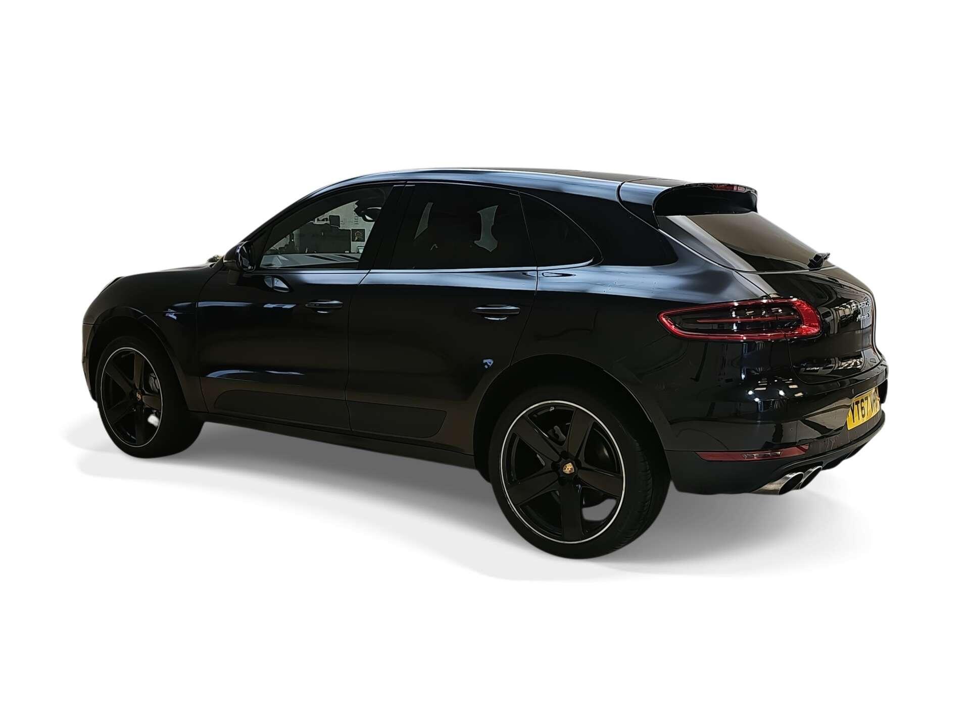 Porsche Macan view 5