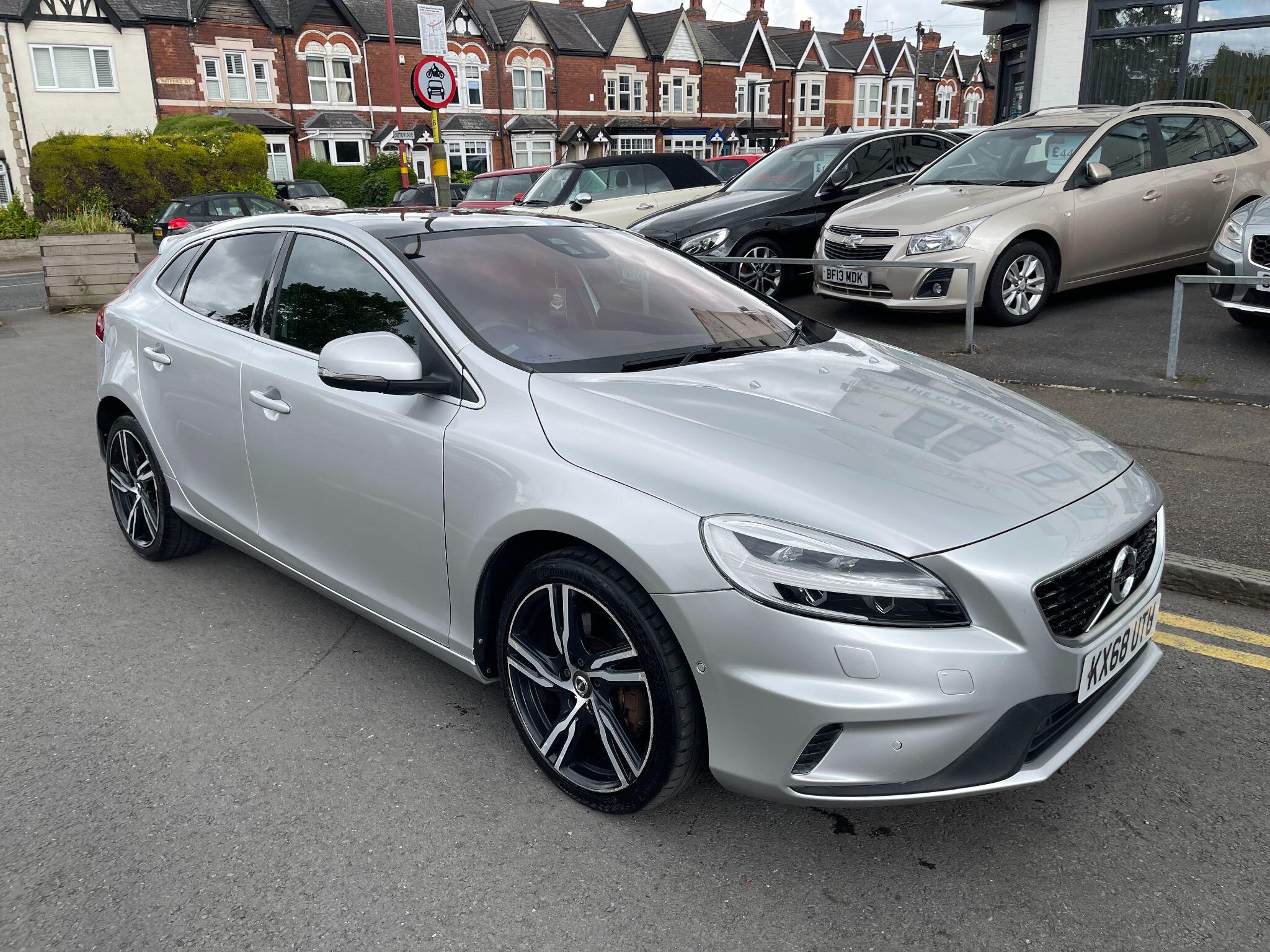Volvo V40 view 5