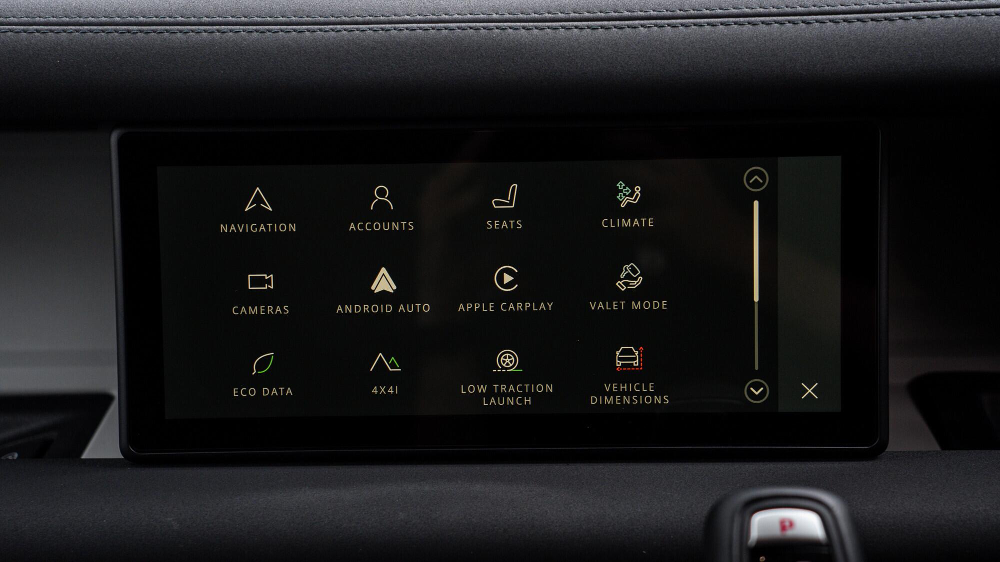 Land Rover Defender 110 view 33