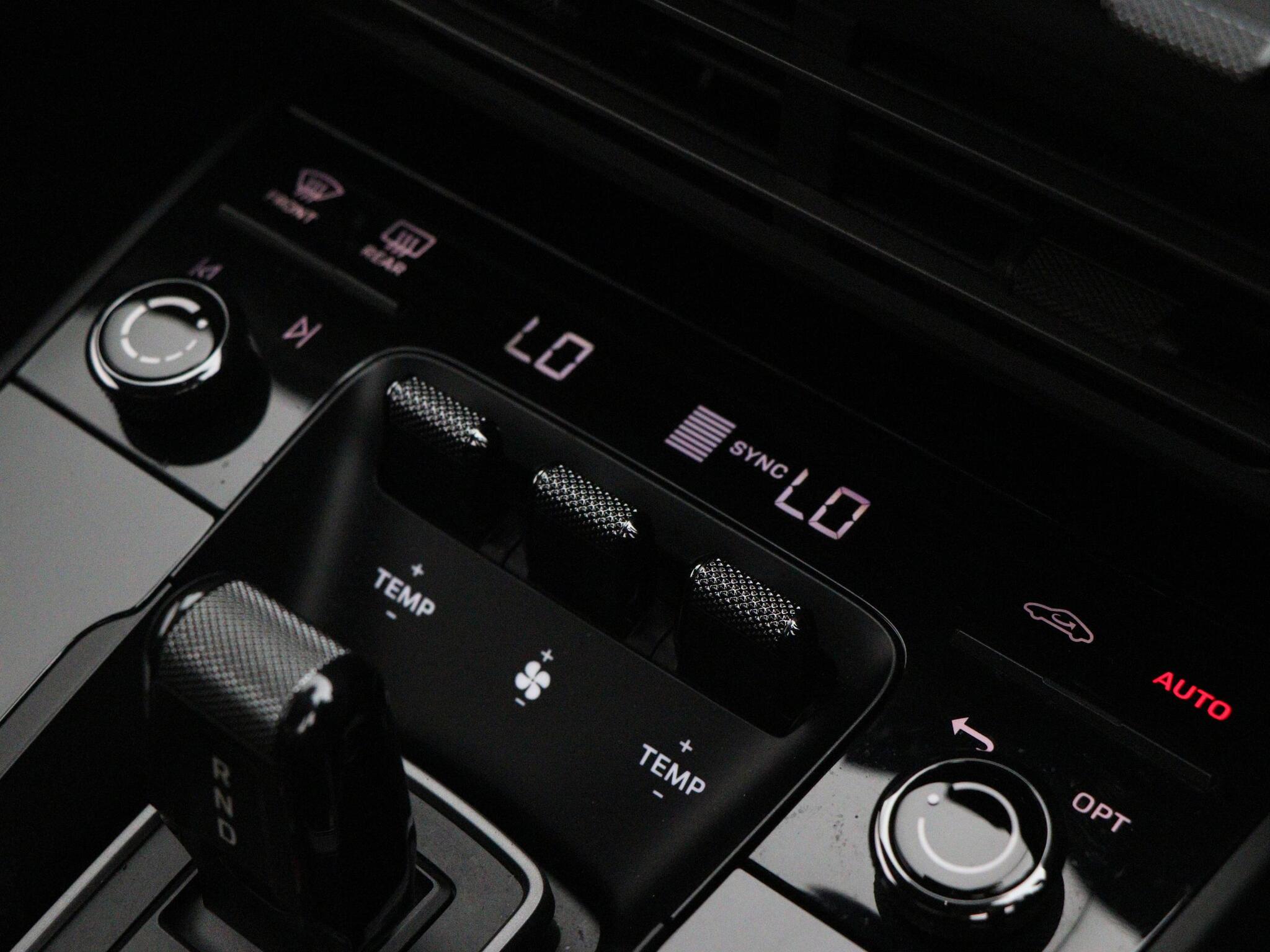 Porsche 911 view 40
