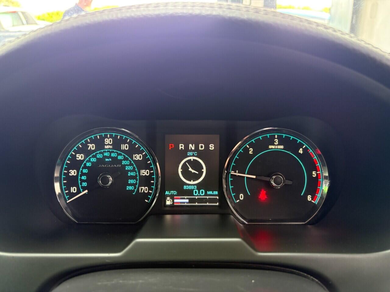 Jaguar XF view 16