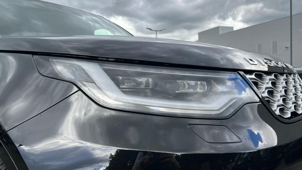 Land Rover Discovery view 17