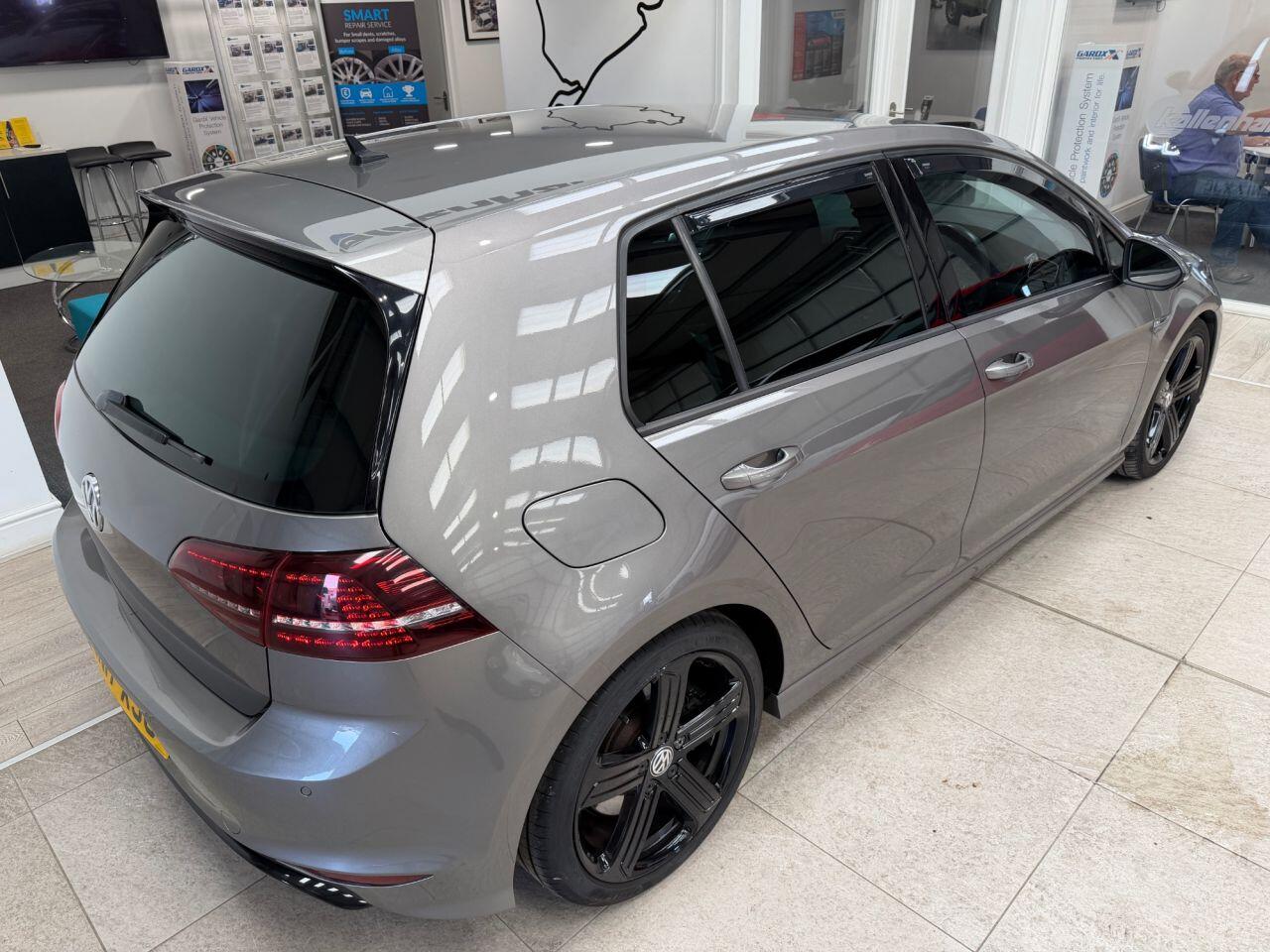 Volkswagen Golf view 20