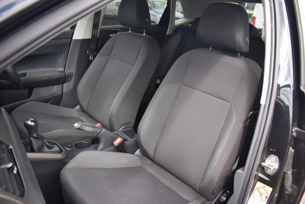 Volkswagen Polo view 4