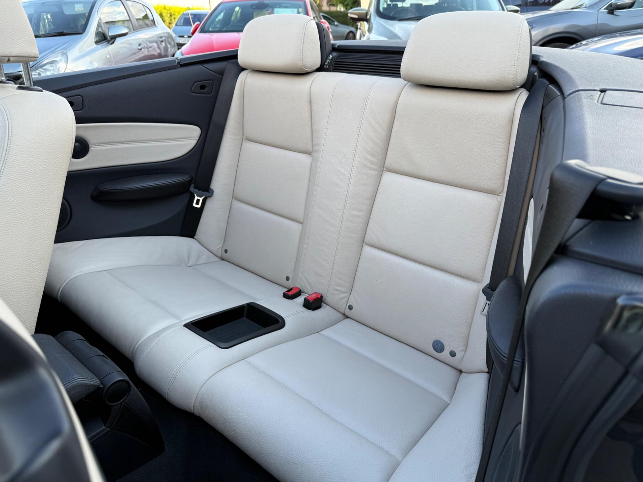 2012 BMW 1 Series image 39