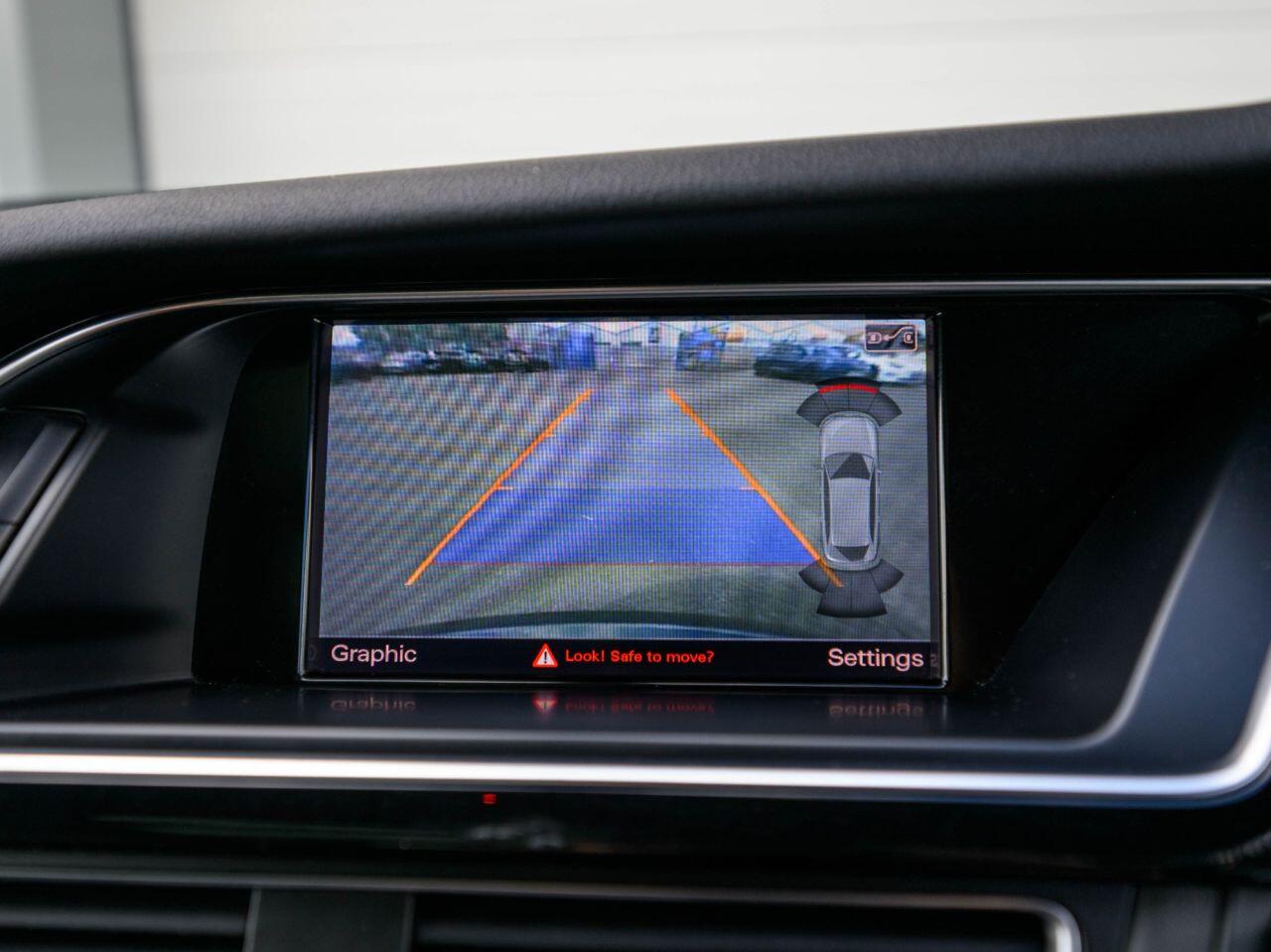 Audi RS4 view 23