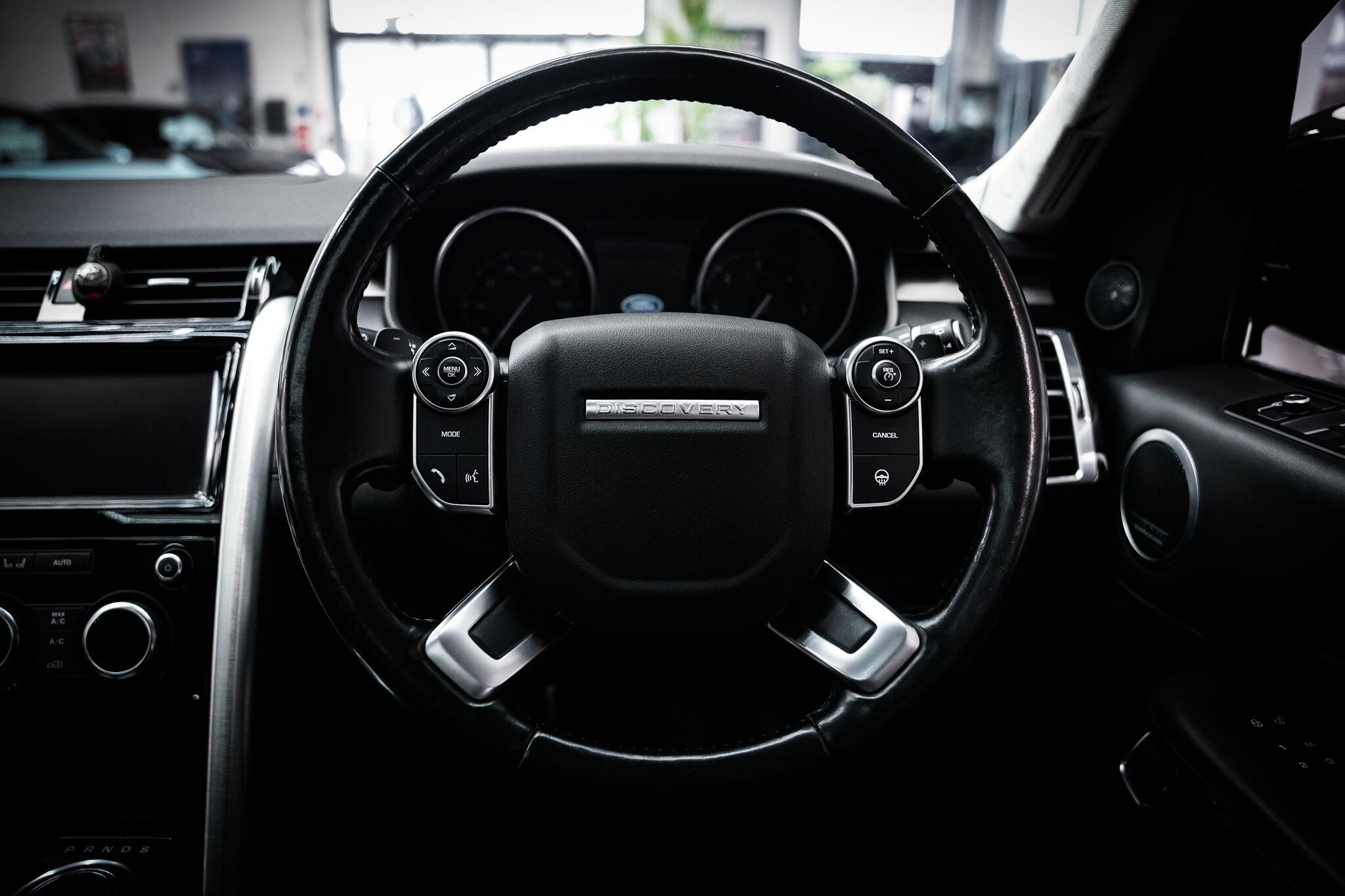 Land Rover Discovery view 20