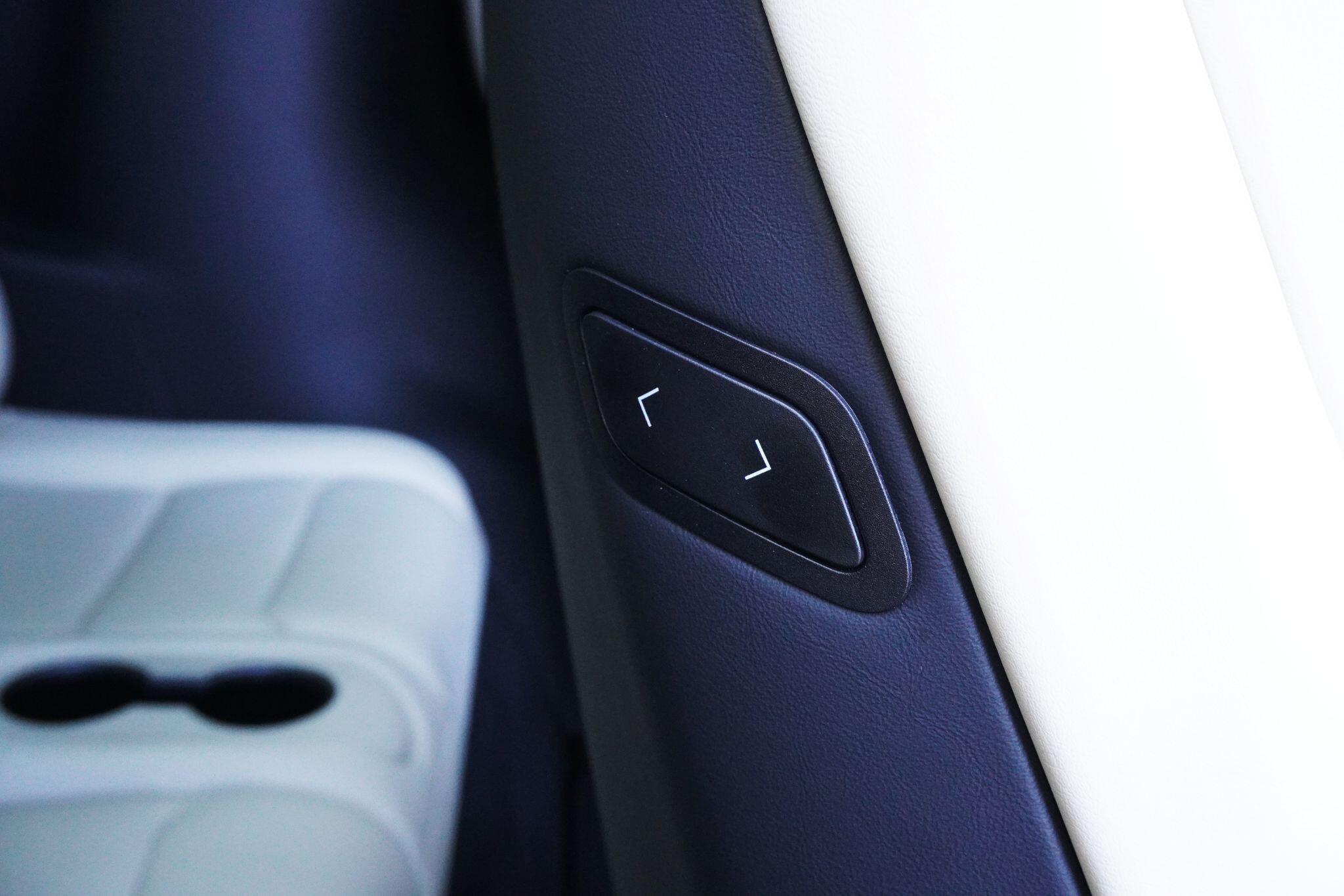 Tesla Model X view 48