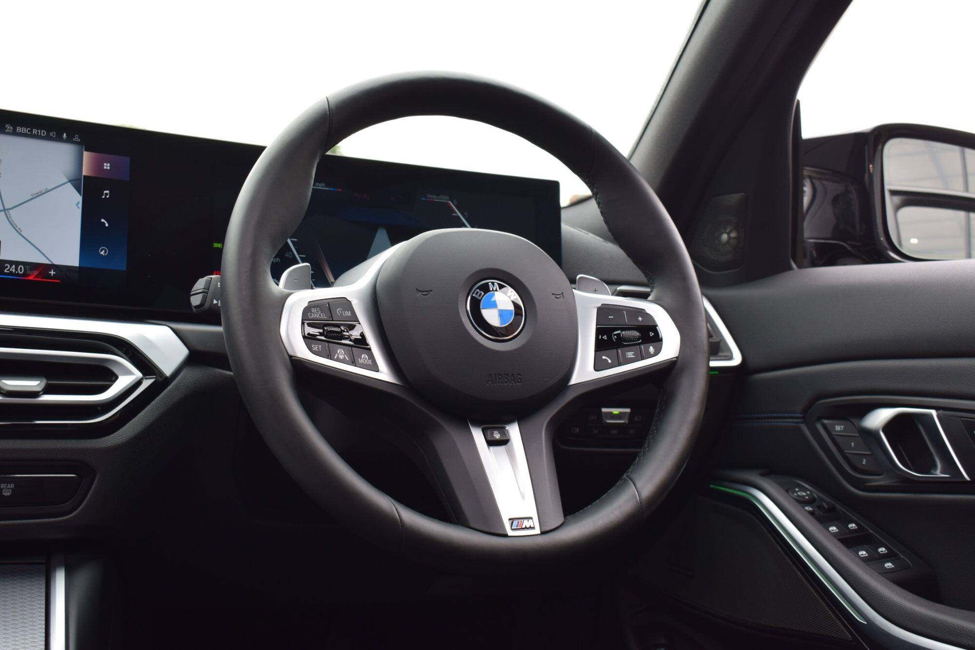 BMW 3 Series view 30