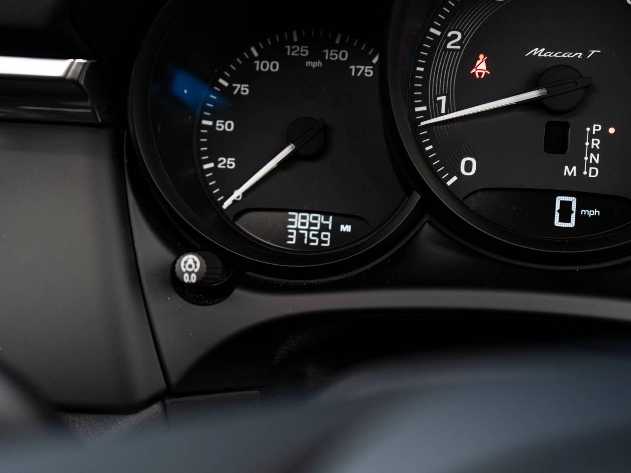 Porsche Macan view 41